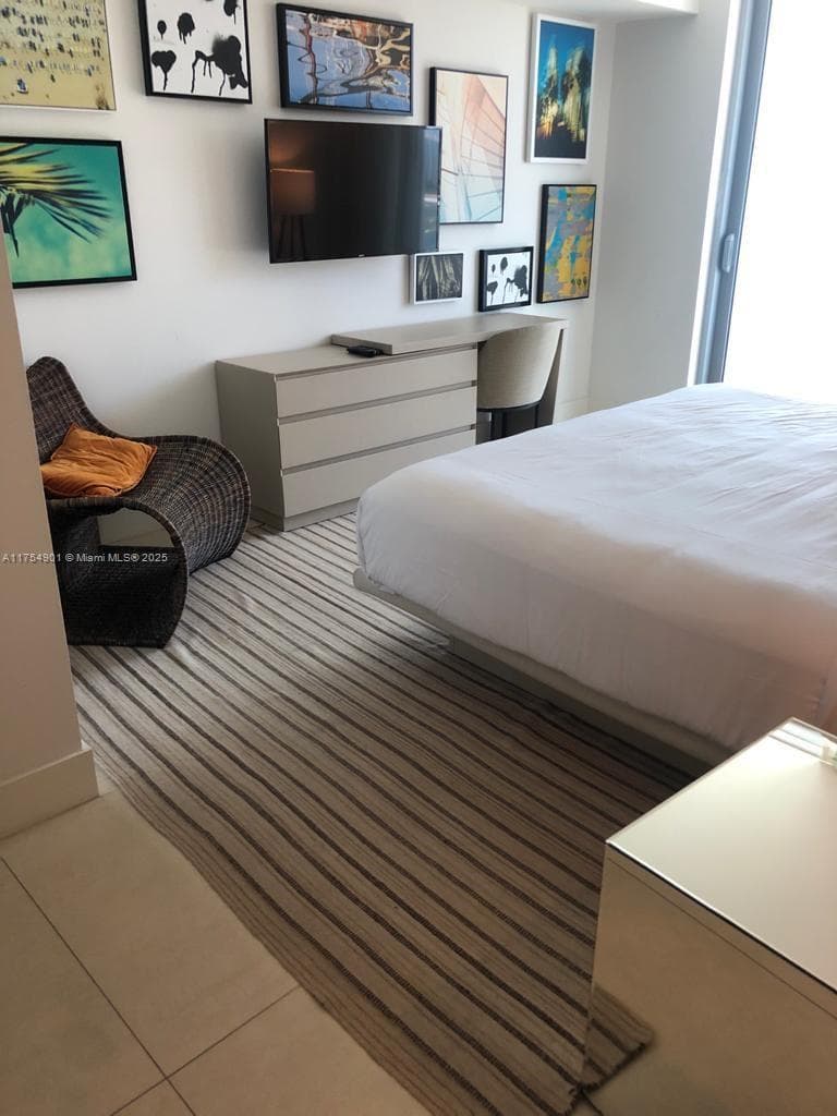 4111 Ocean Dr 3605 photo 25
