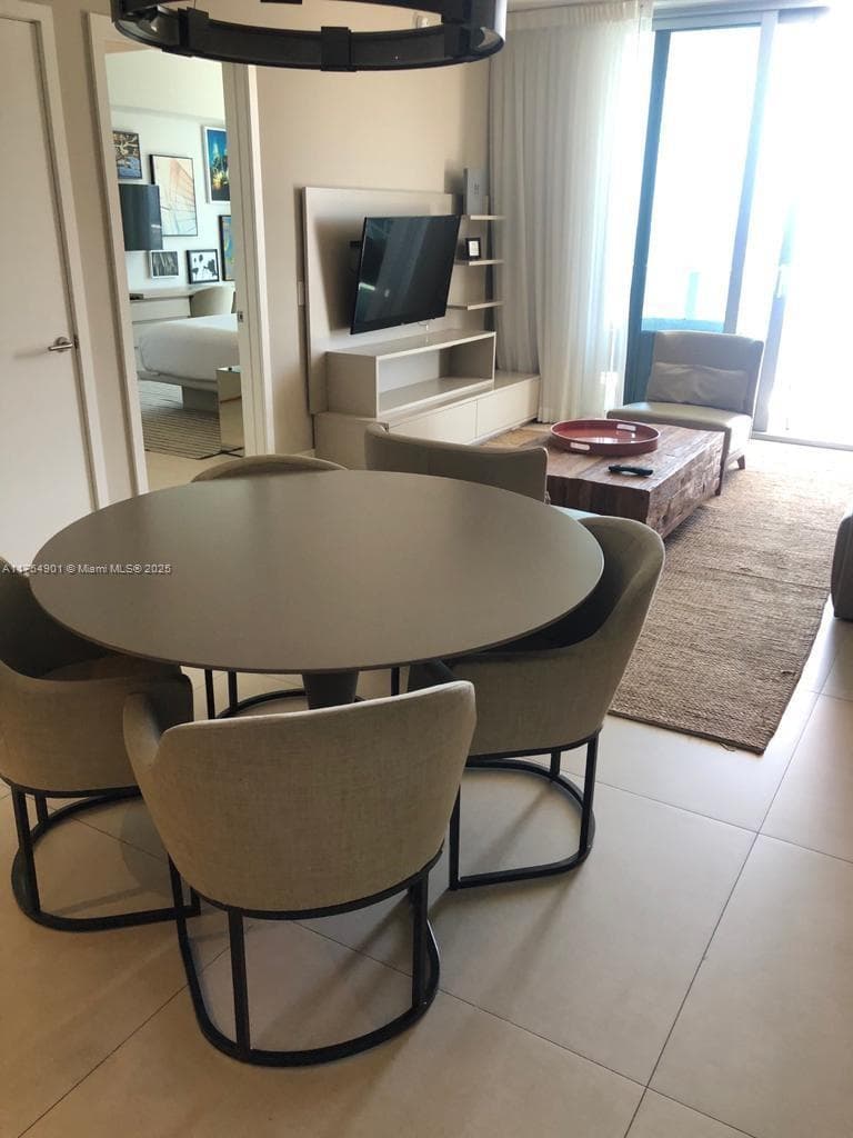 4111 Ocean Dr 3605 photo 21