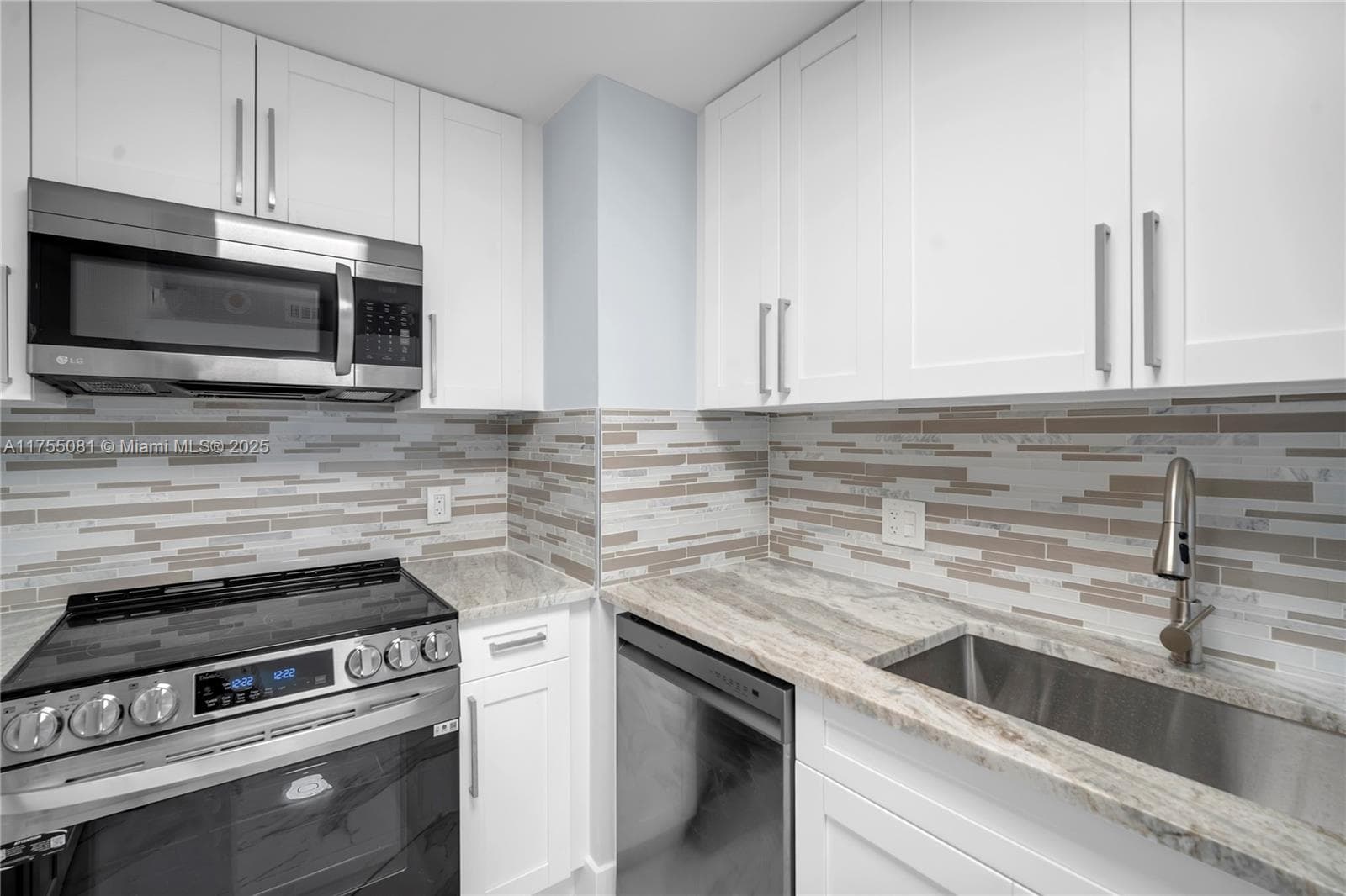 5600 Flagler Dr 304 photo 13