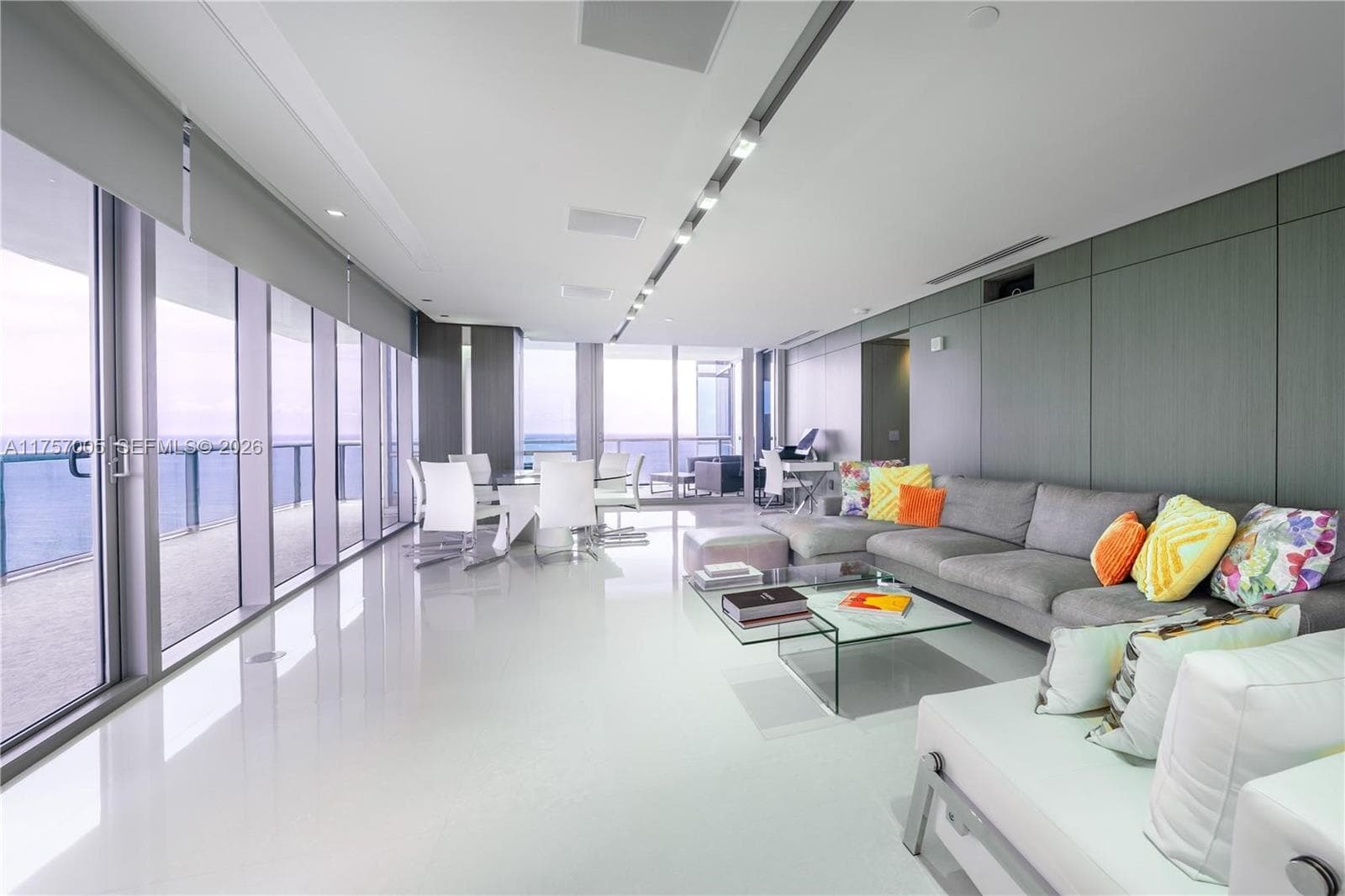 17121 Collins Ave 3