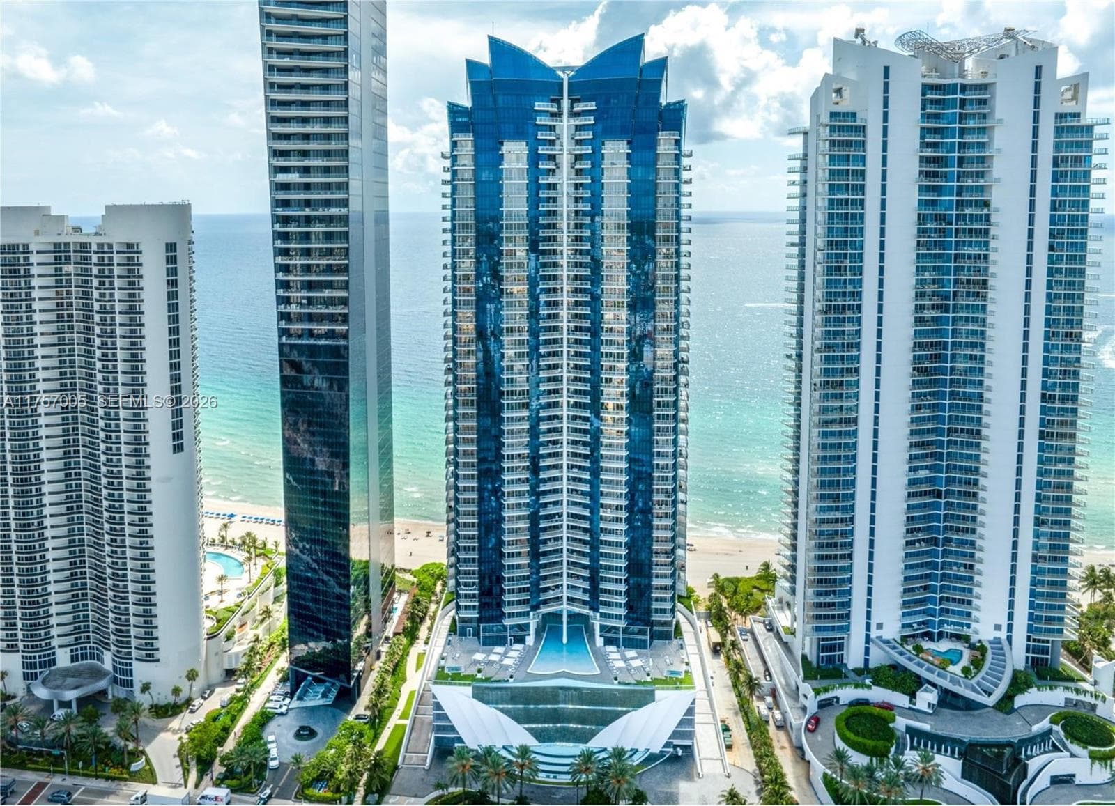 17121 Collins Ave 1