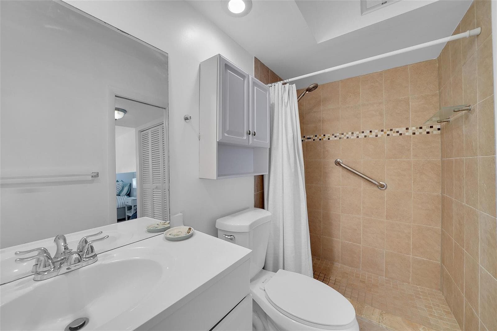 300 Golden Isles Drive #206 5