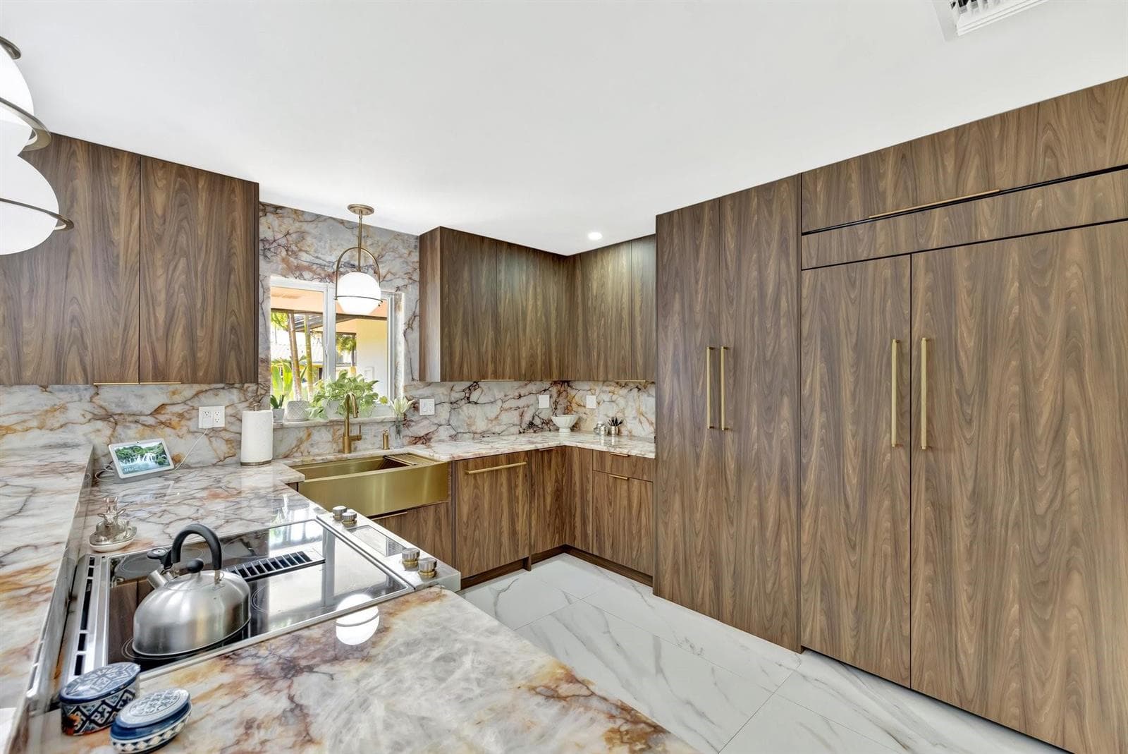 1981 Coral Gardens Drive 4
