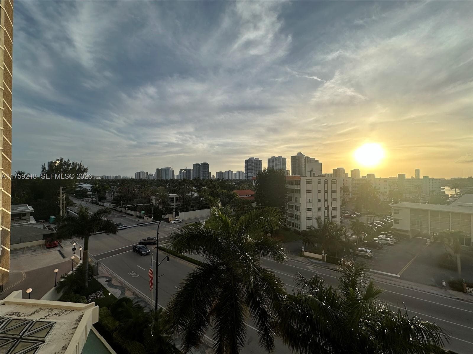 3180 S Ocean Dr 522 photo 4