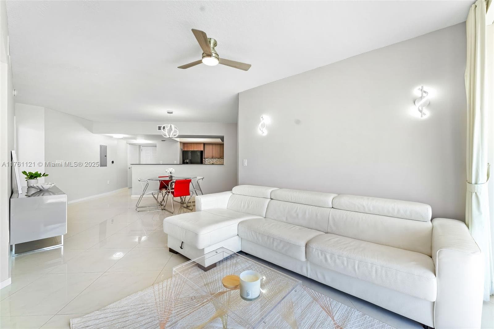 16699 Collins Ave 2810 photo 3