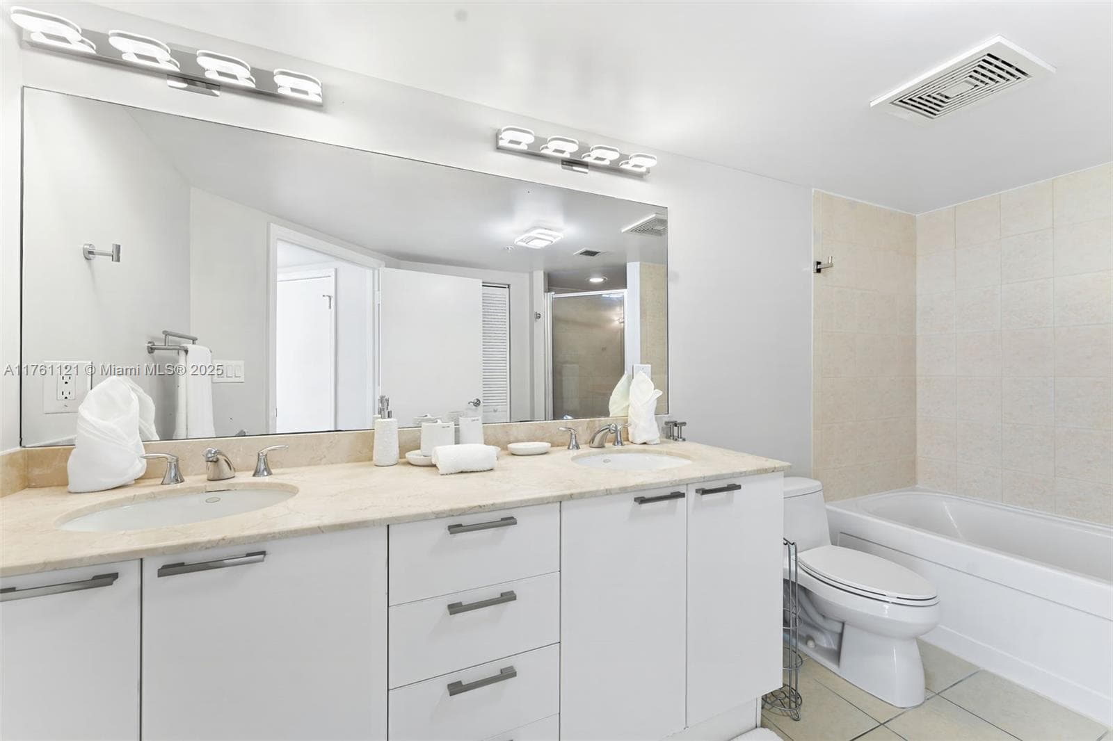 16699 Collins Ave 2810 photo 10