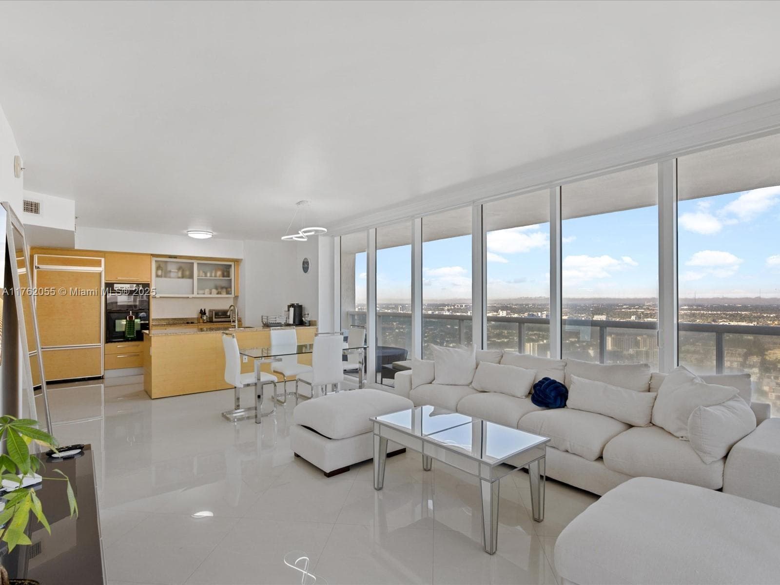 1830 Ocean Dr 4508 photo 17