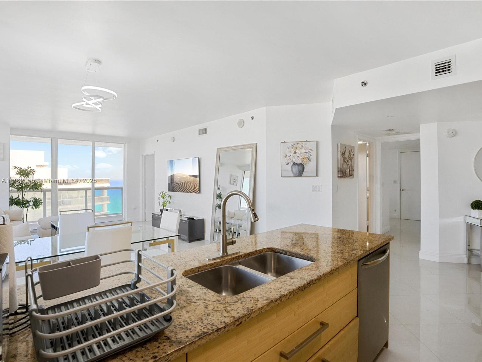1830 Ocean Dr 4508 photo 7