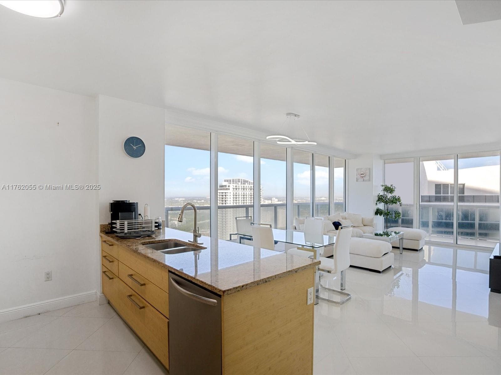 1830 Ocean Dr 5