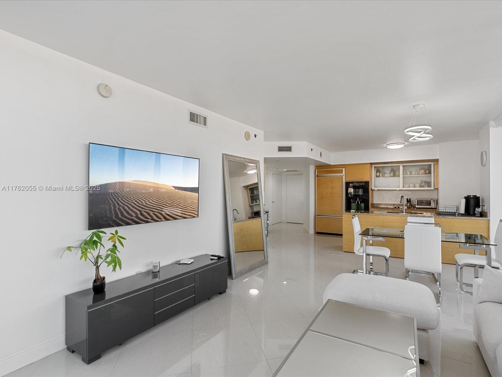 1830 Ocean Dr 4508 photo 15