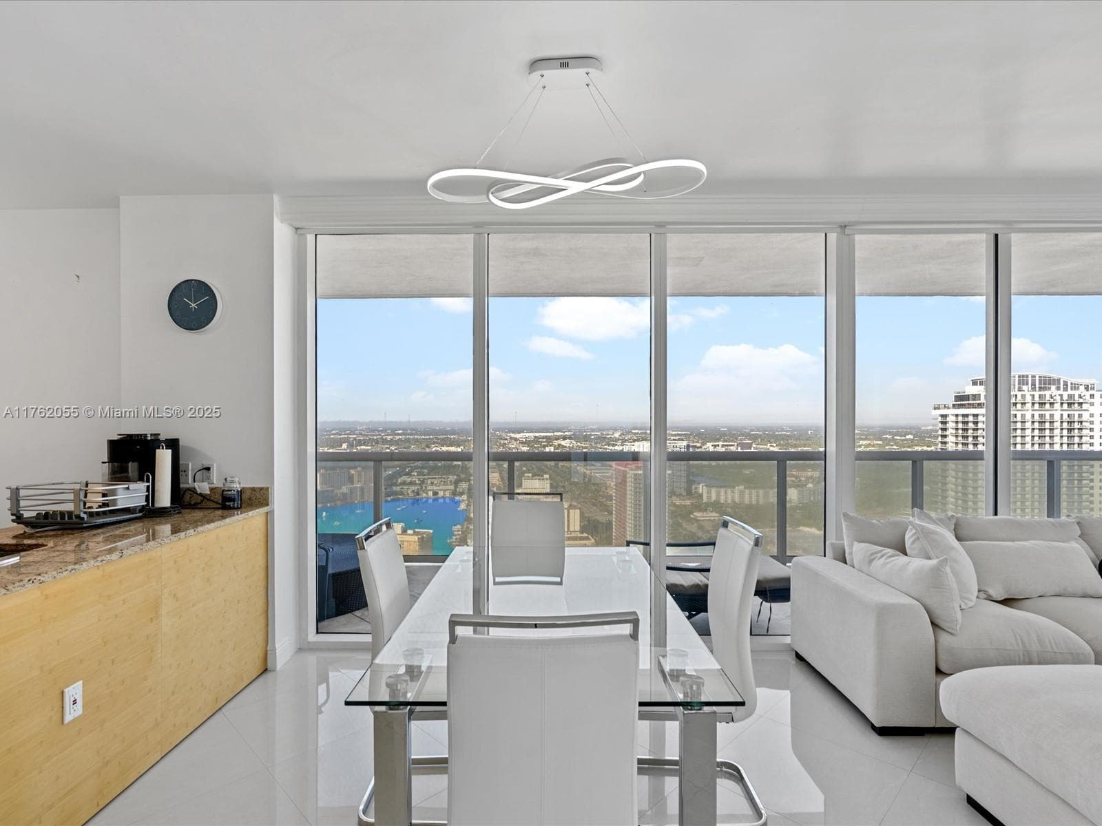1830 Ocean Dr 4508 photo 11