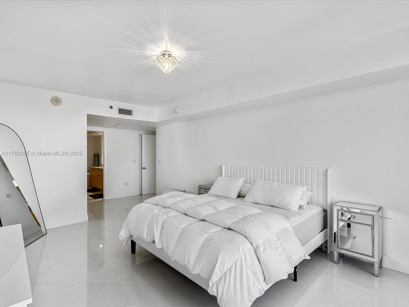 1830 Ocean Dr 4508 photo 21