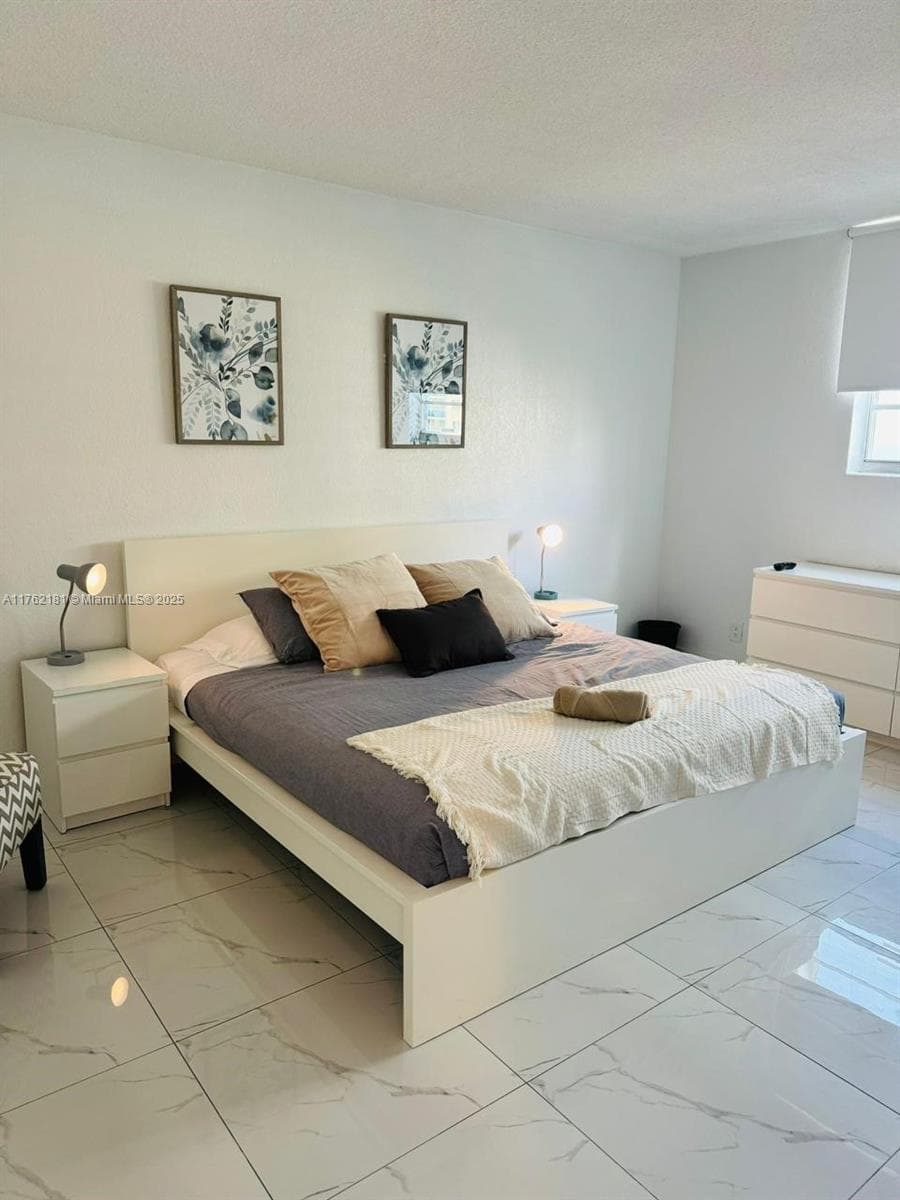 3901 Ocean Dr 1