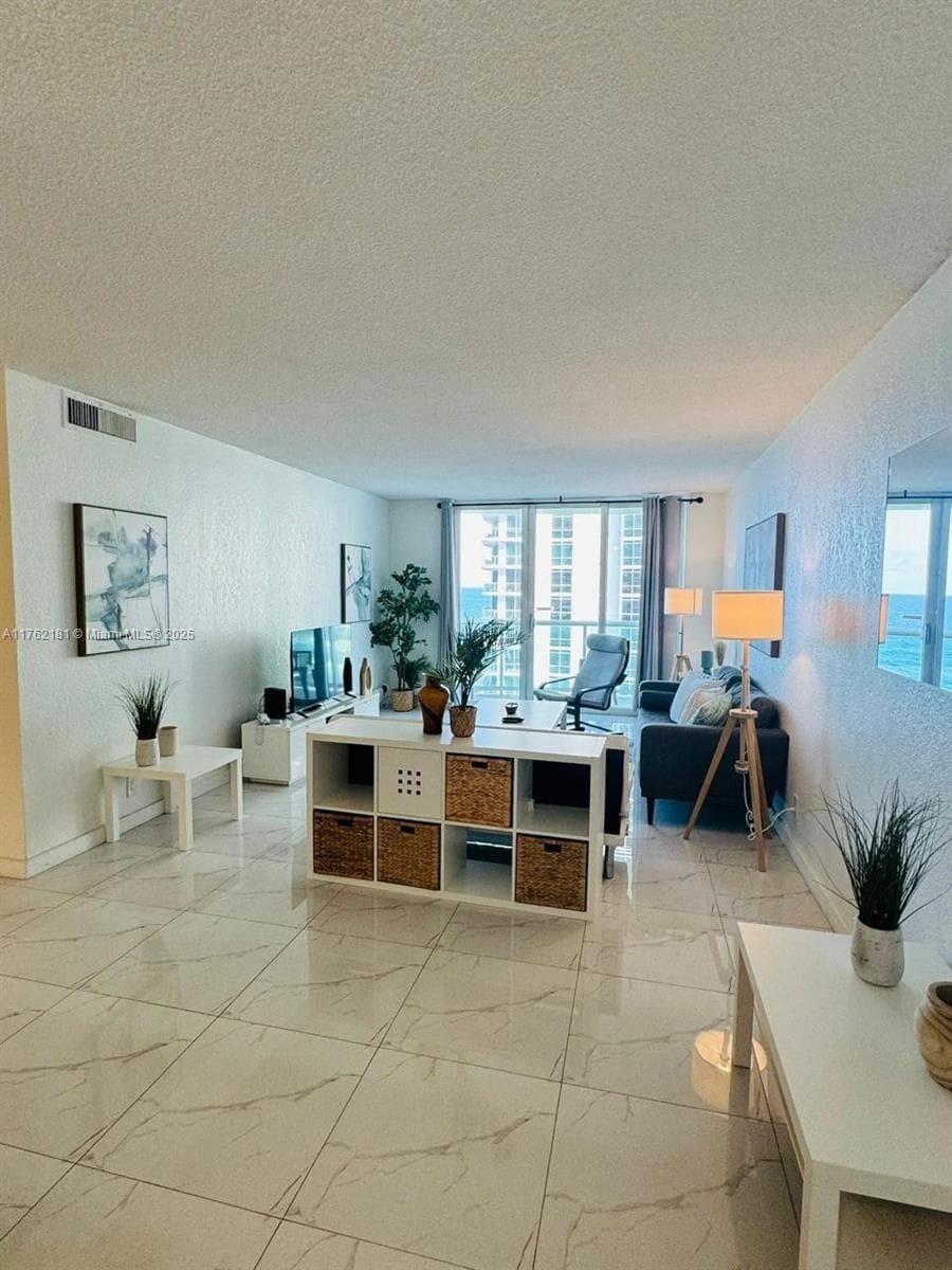 3901 Ocean Dr 10G photo 9
