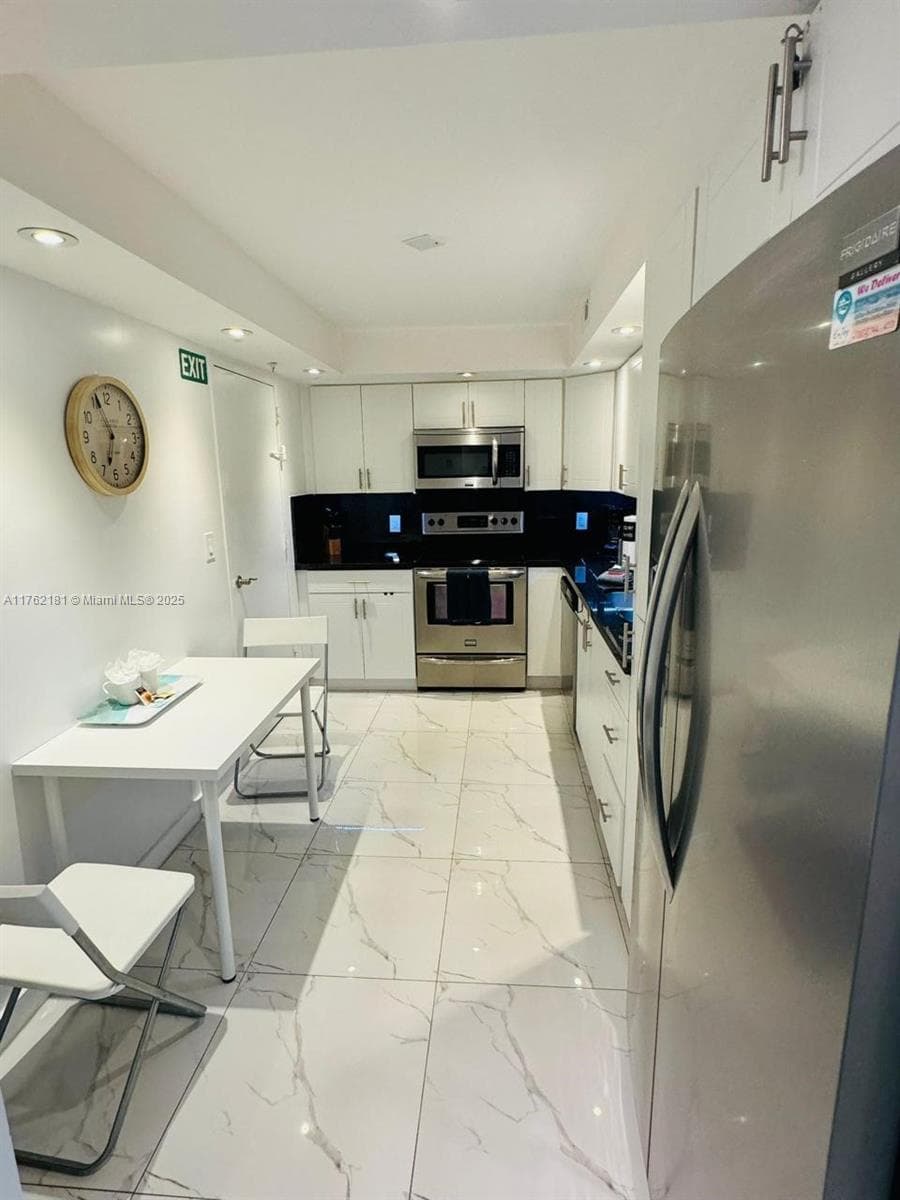 3901 Ocean Dr 10G photo 15