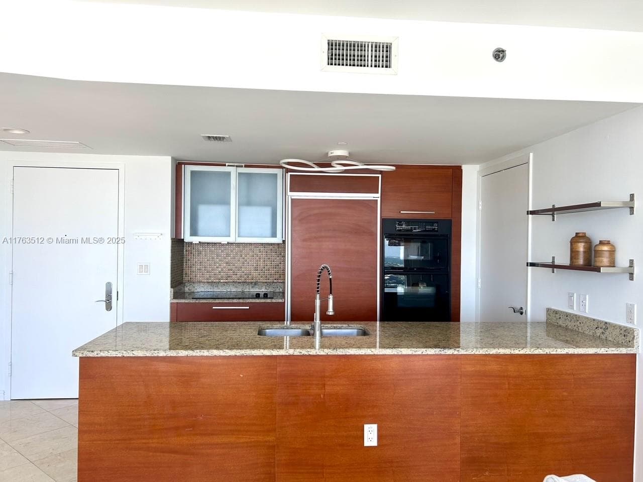 1830 Ocean Dr 3