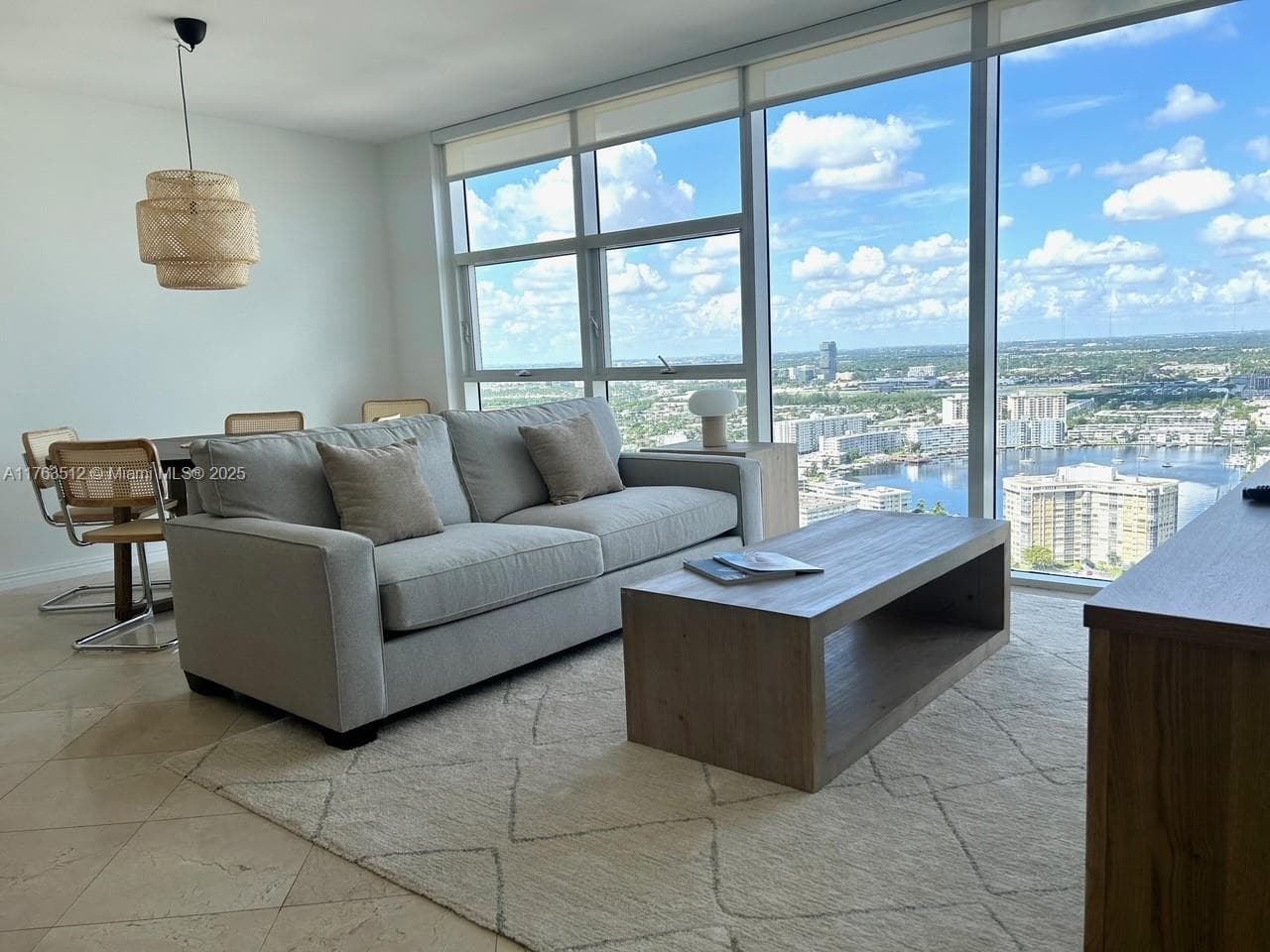 1830 Ocean Dr 5