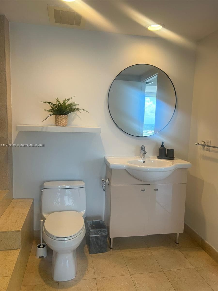 1830 Ocean Dr 3707 photo 20
