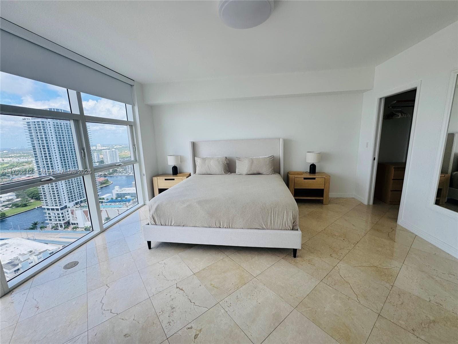 1830 Ocean Dr 3707 photo 14