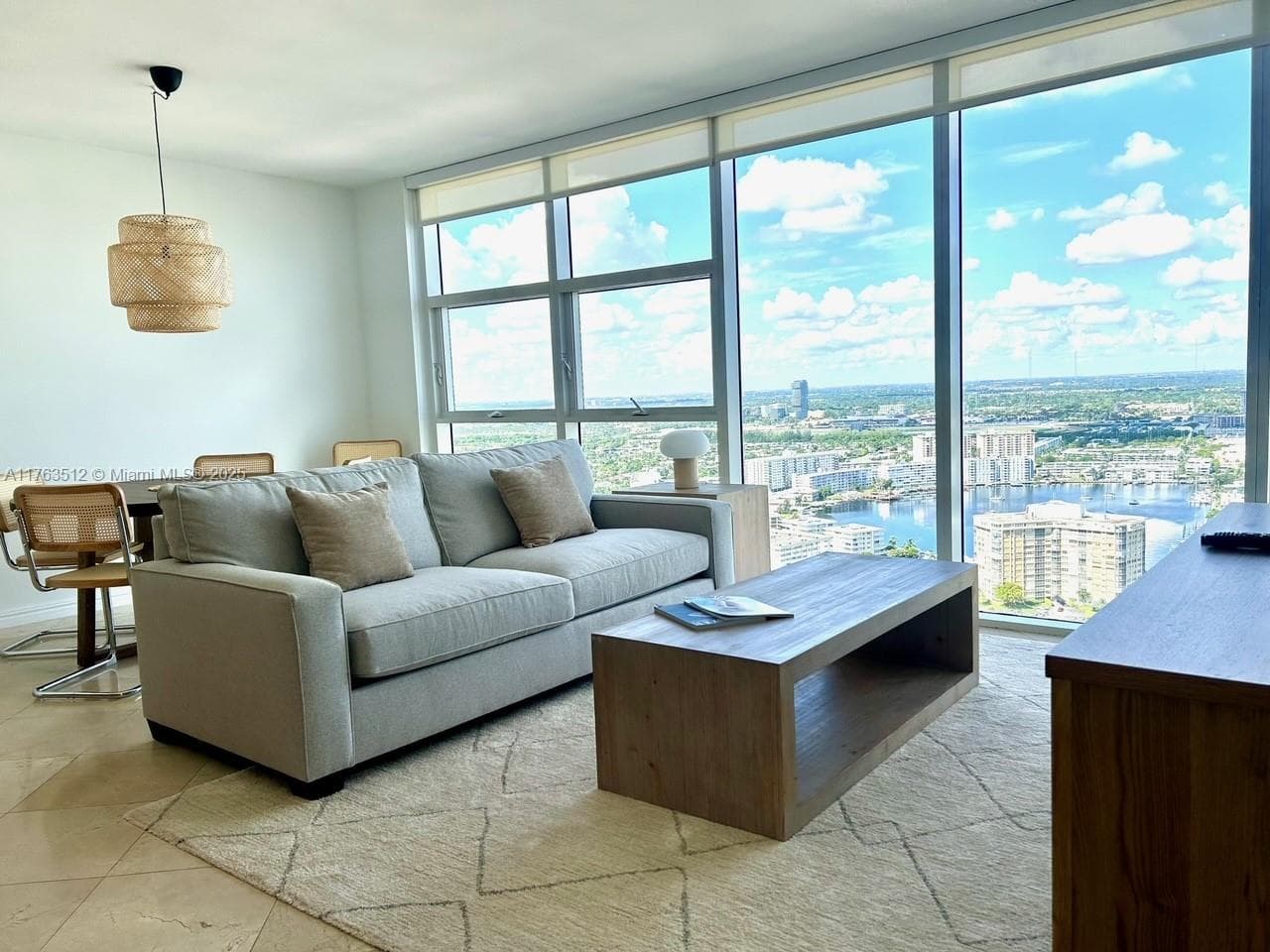 1830 Ocean Dr 4