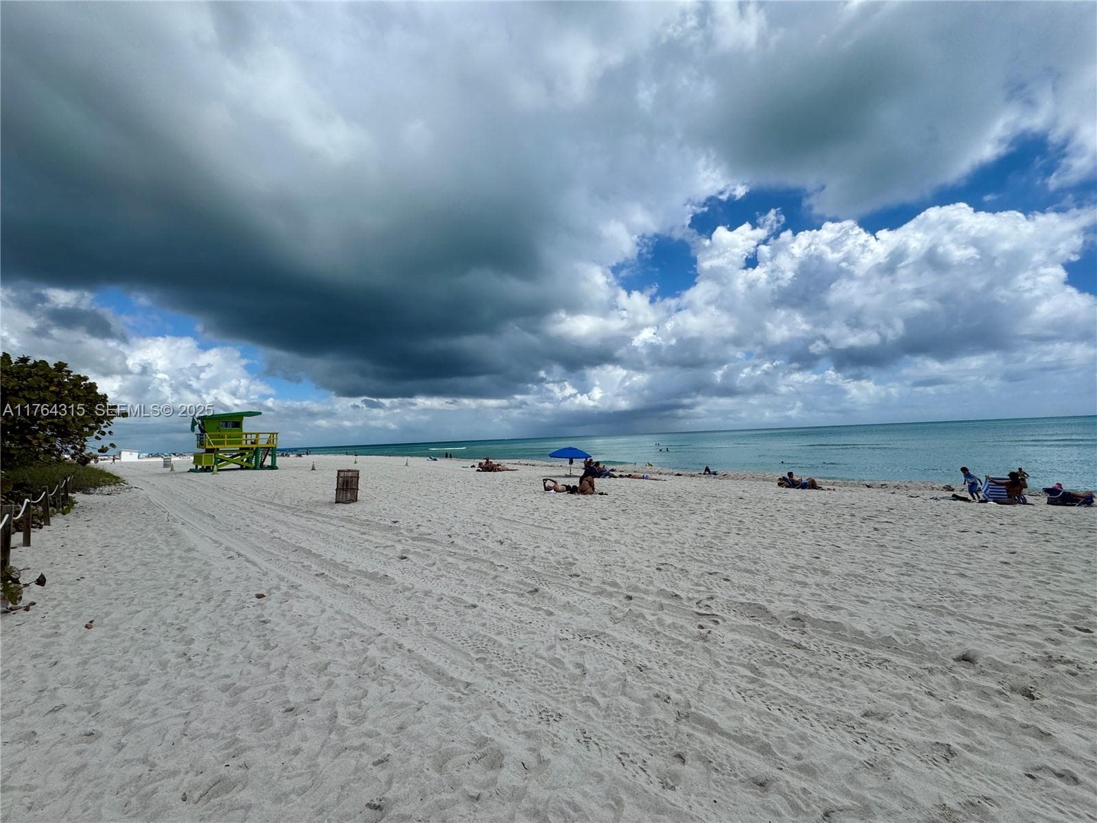 5445 Collins Ave TH-11 photo 24