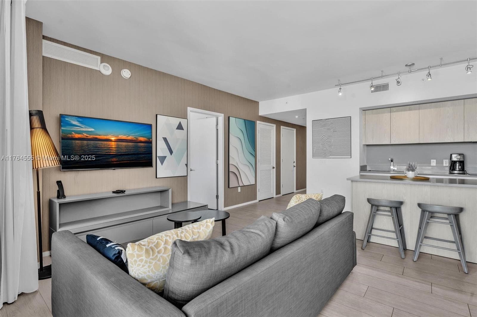 4010 Ocean Dr R3106 photo 12