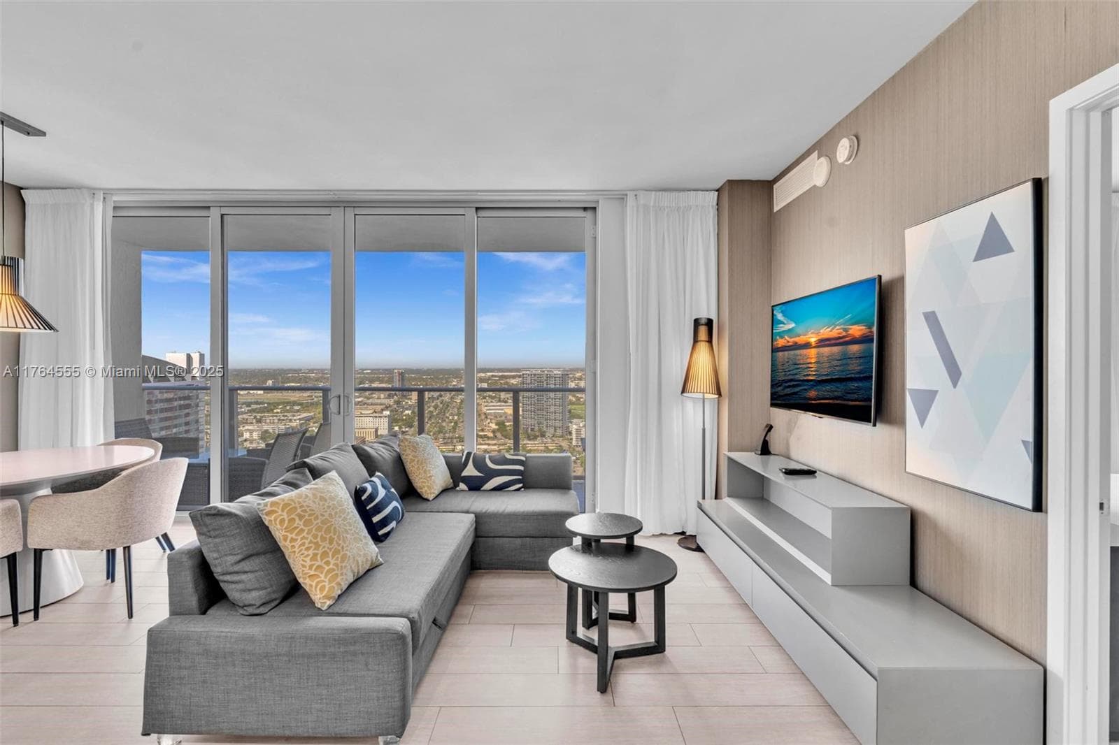 4010 Ocean Dr 3