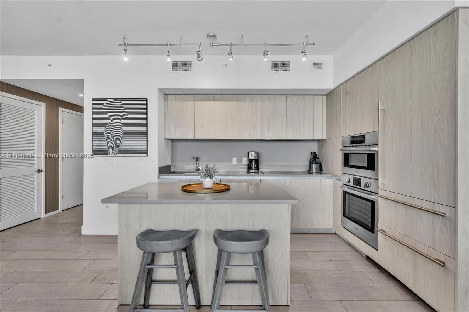 4010 Ocean Dr R3106 photo 14