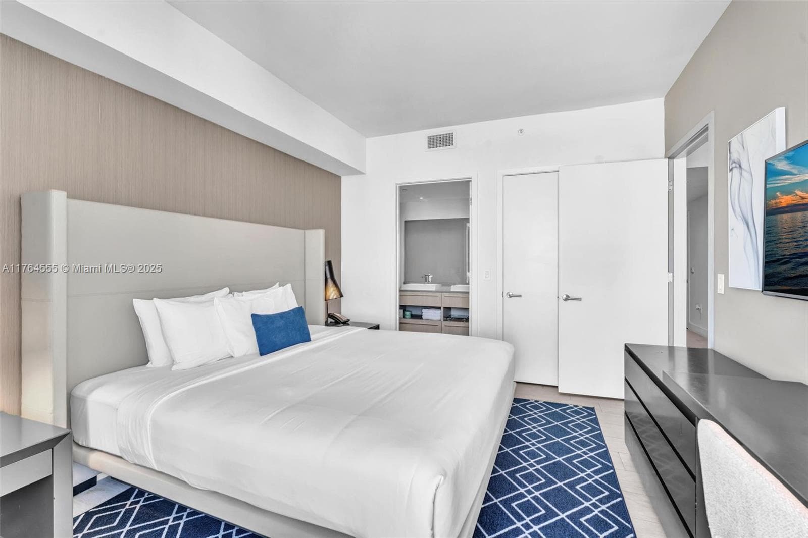 4010 Ocean Dr R3106 photo 19