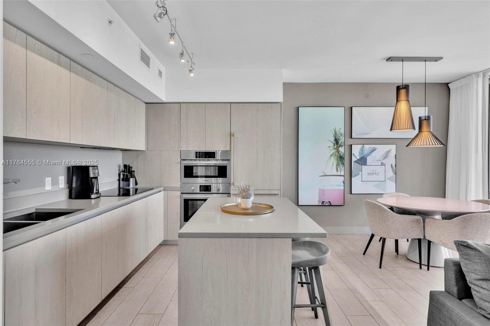 4010 Ocean Dr 4