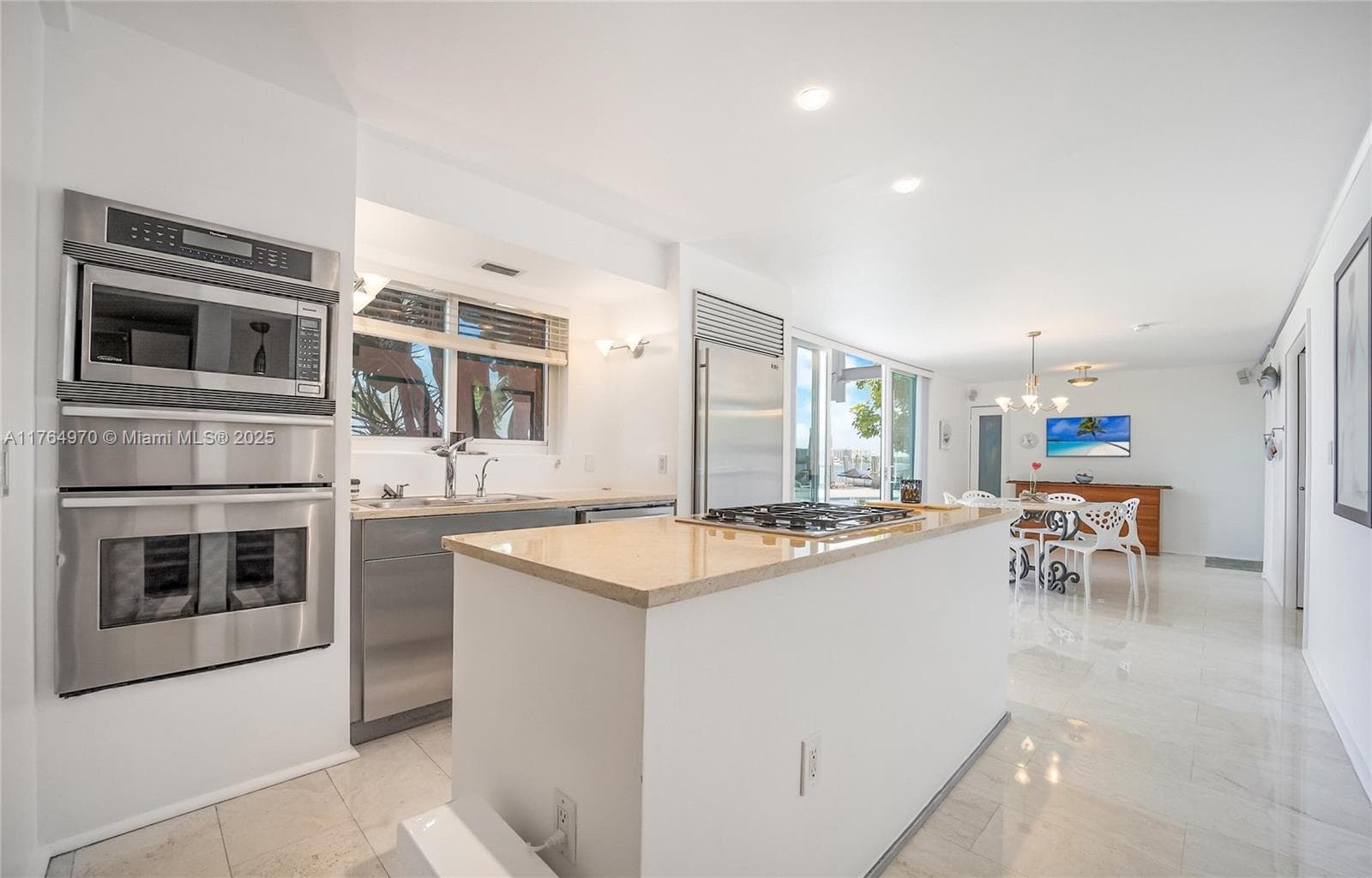 405 Hibiscus Dr 3