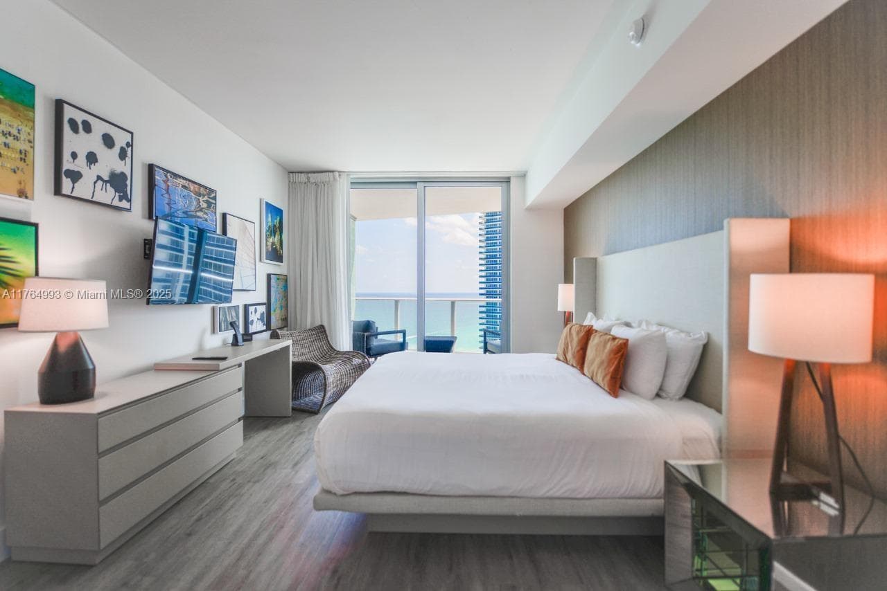 4111 Ocean Dr 2207 photo 21