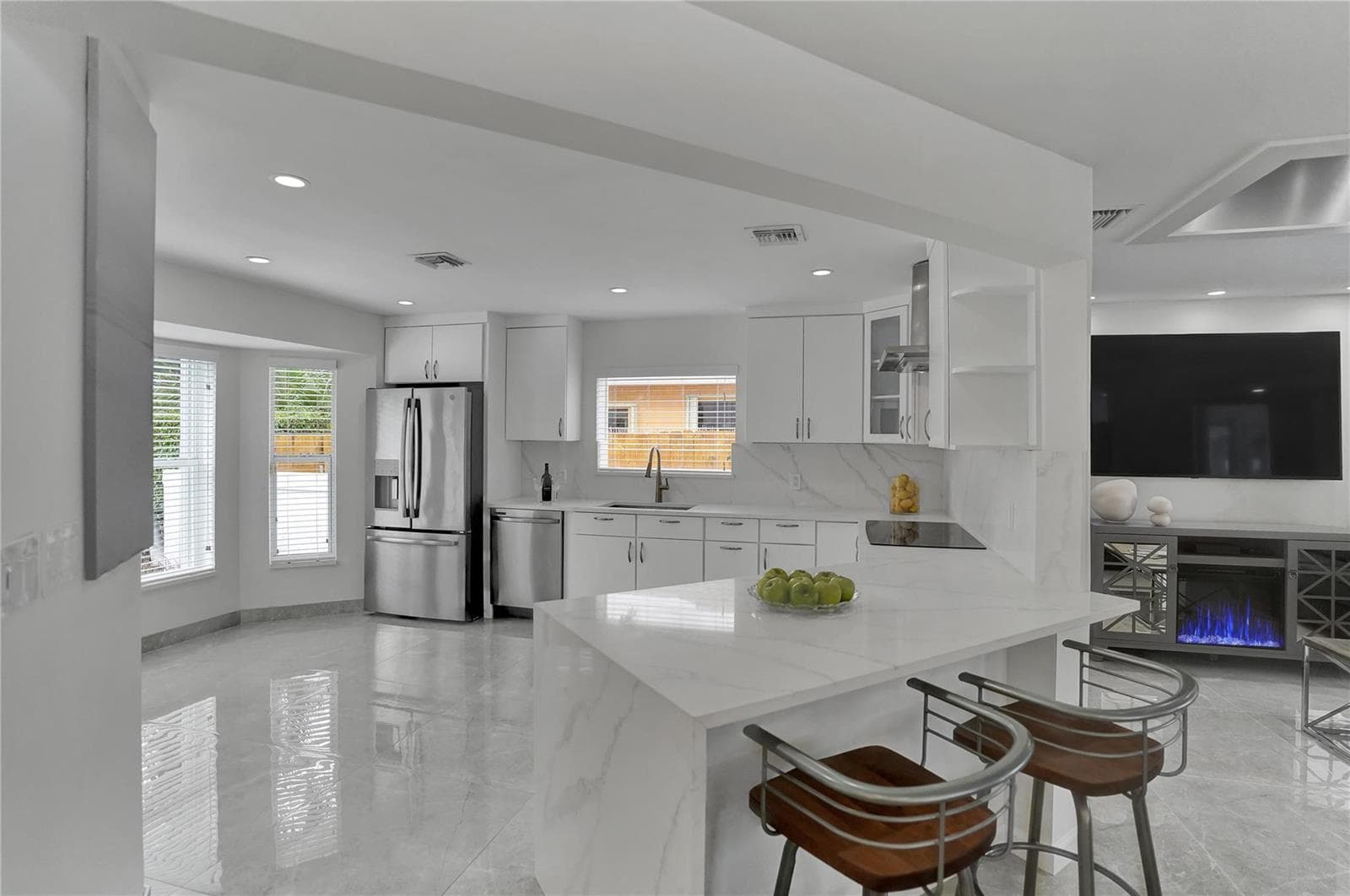 2363 SE 15th 5