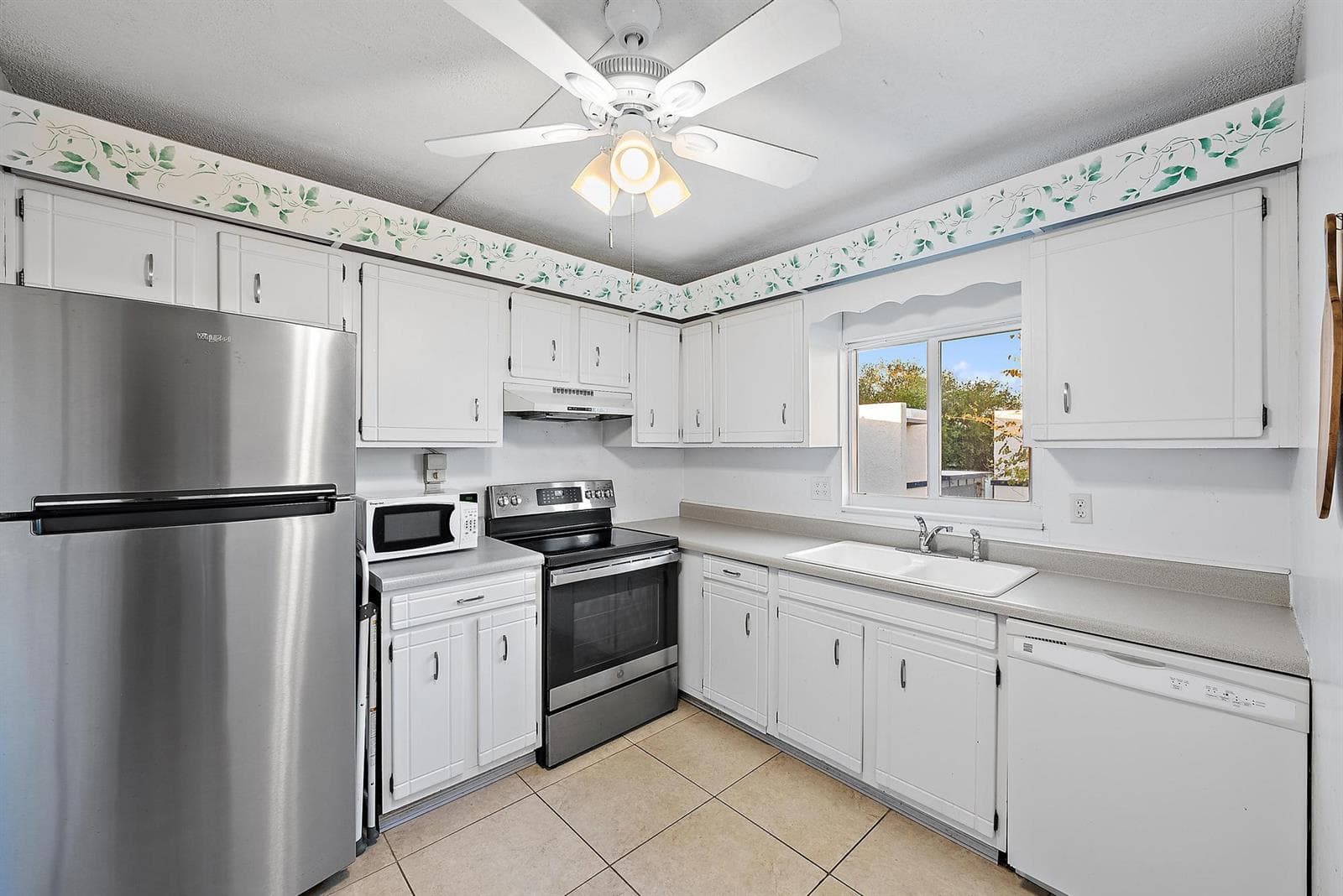 1561 NE 12th Terrace #C-14 5