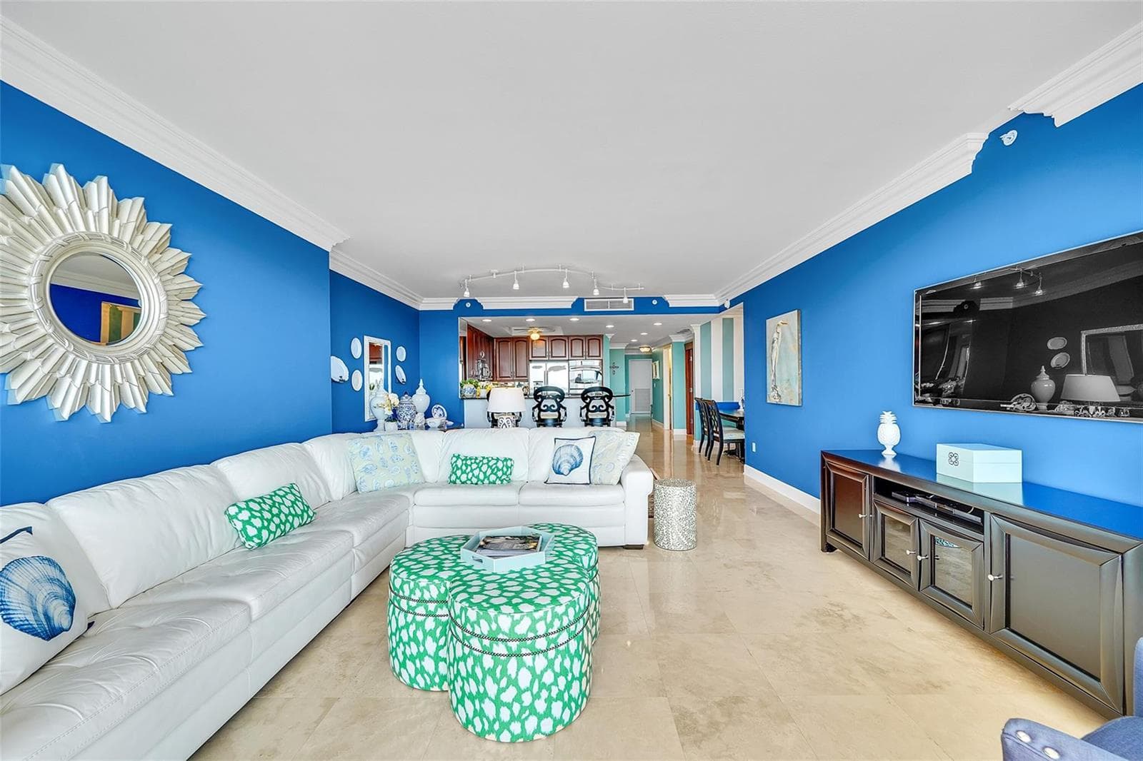 821 N Riverside Drive #Ph2 3