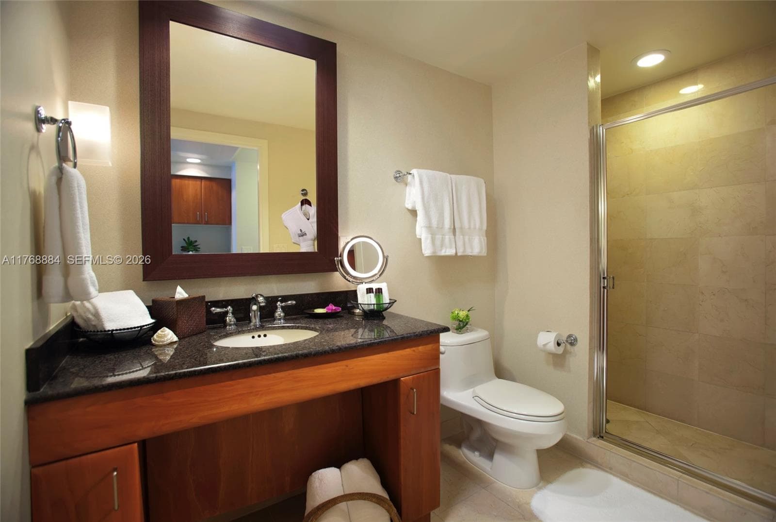 18001 Collins Ave 1415 photo 3