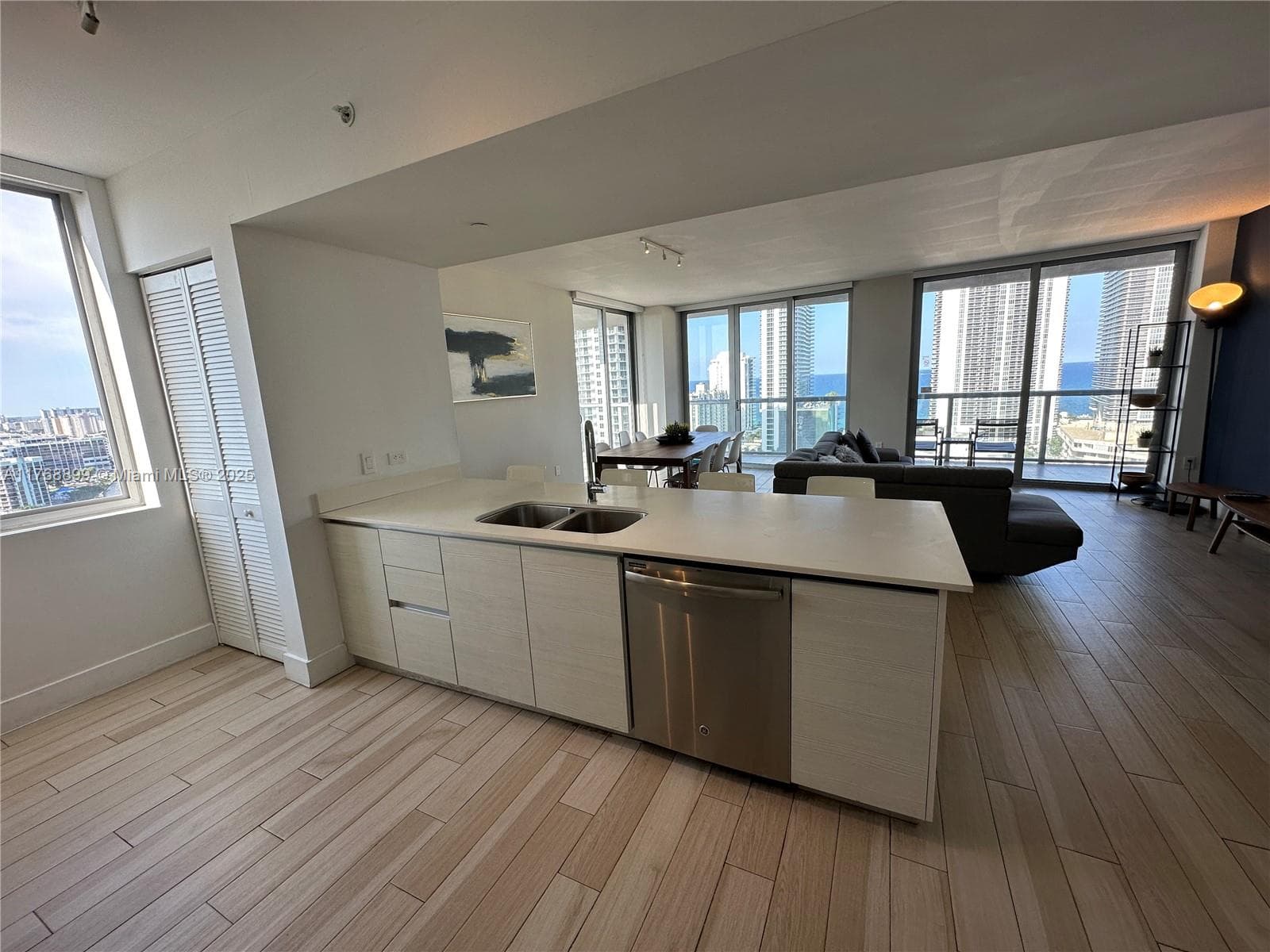 2600 Hallandale Beach Blvd T2202 photo 14