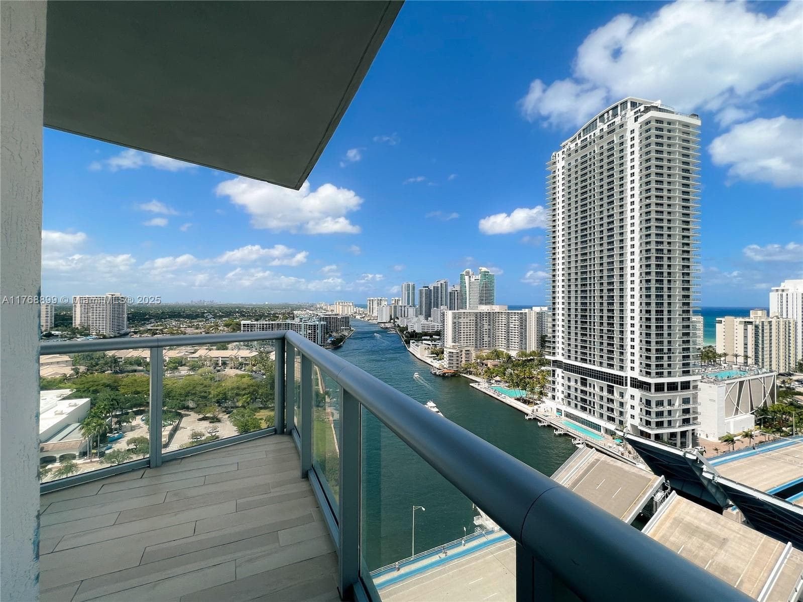 2600 Hallandale Beach Blvd 4