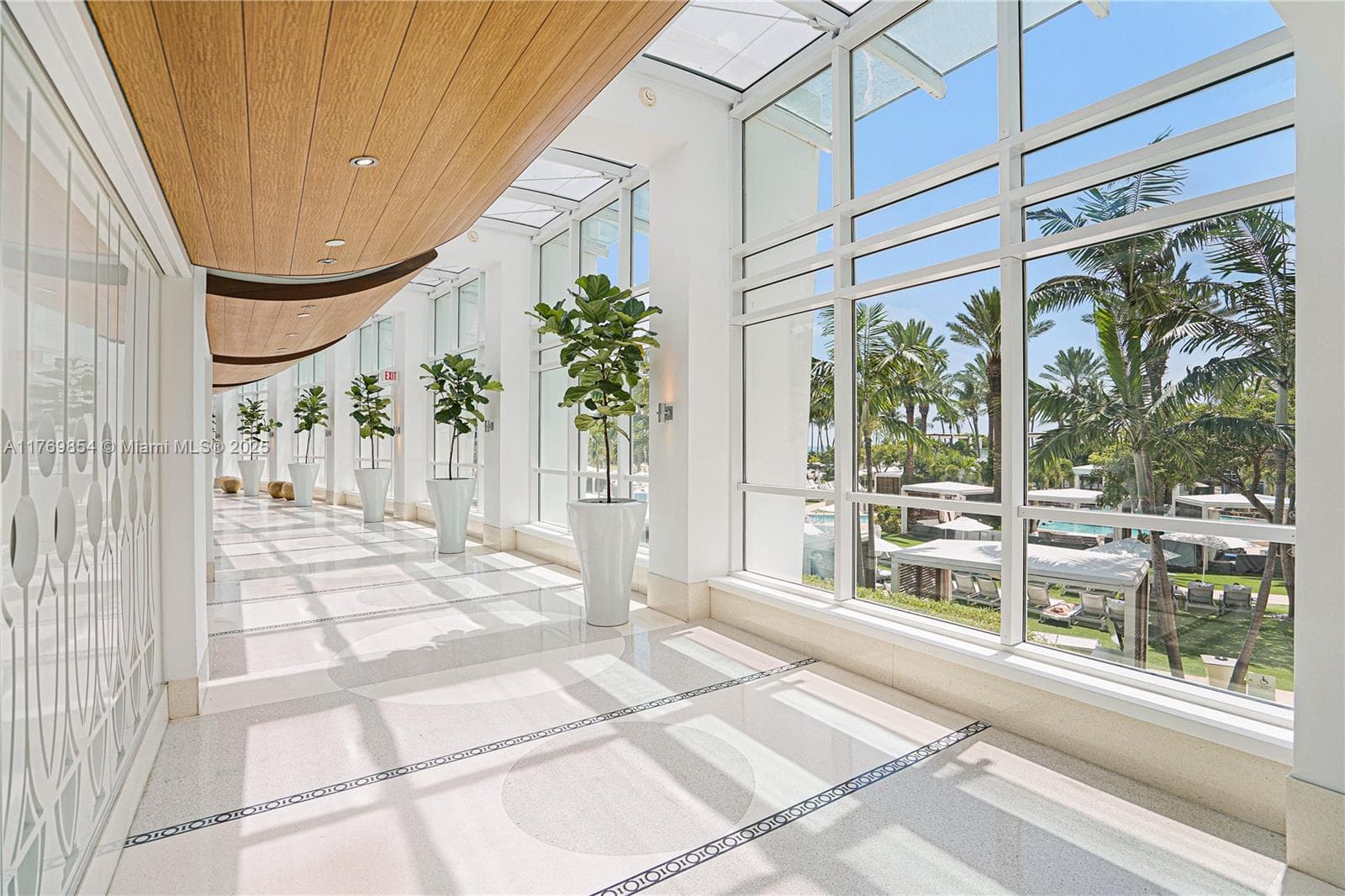 4401 Collins Ave 1017 photo 22