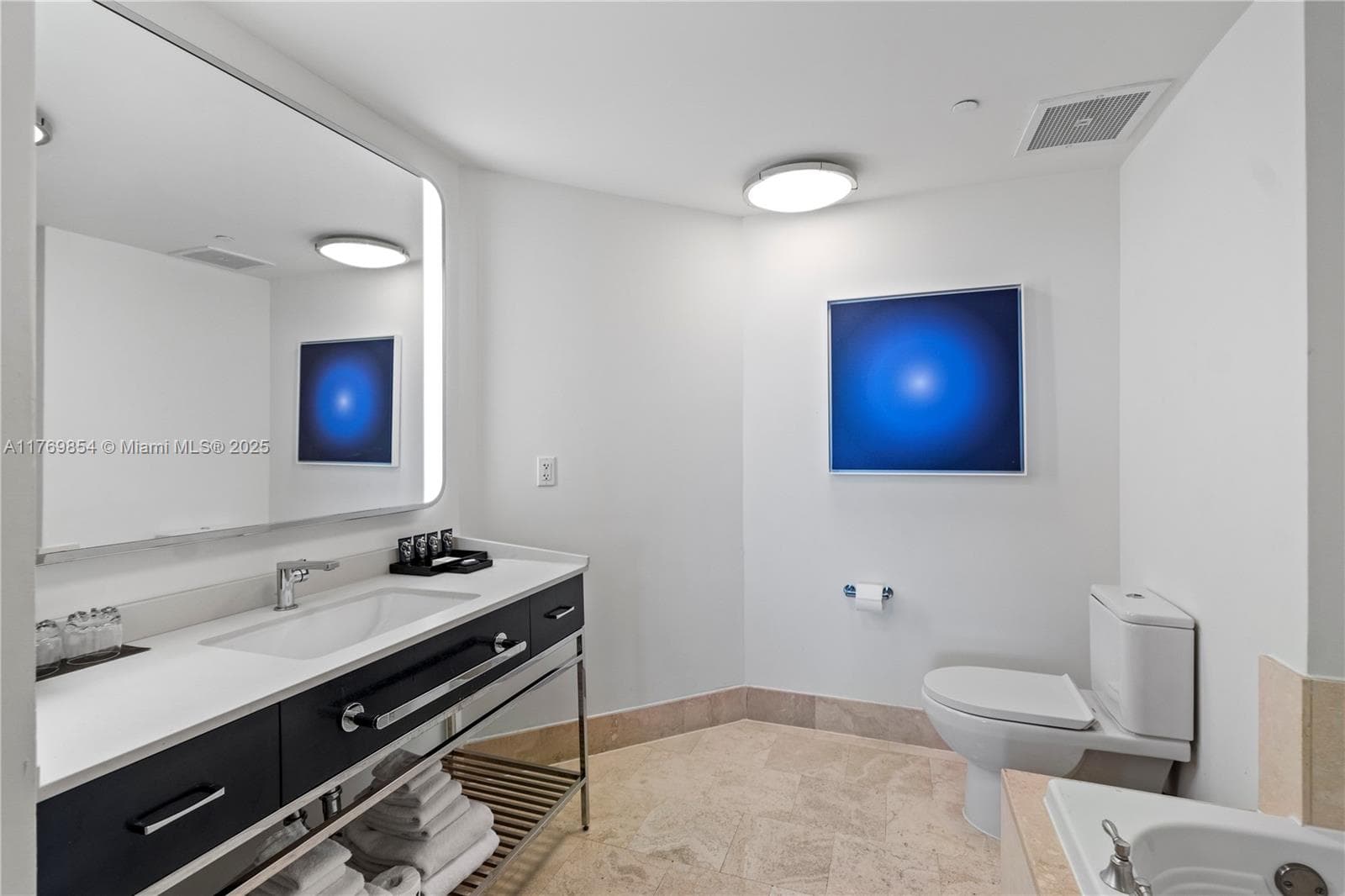 4401 Collins Ave 1017 photo 14
