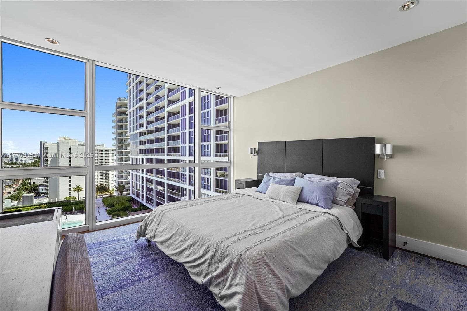 6801 Collins Ave 1214(door1203) photo 2