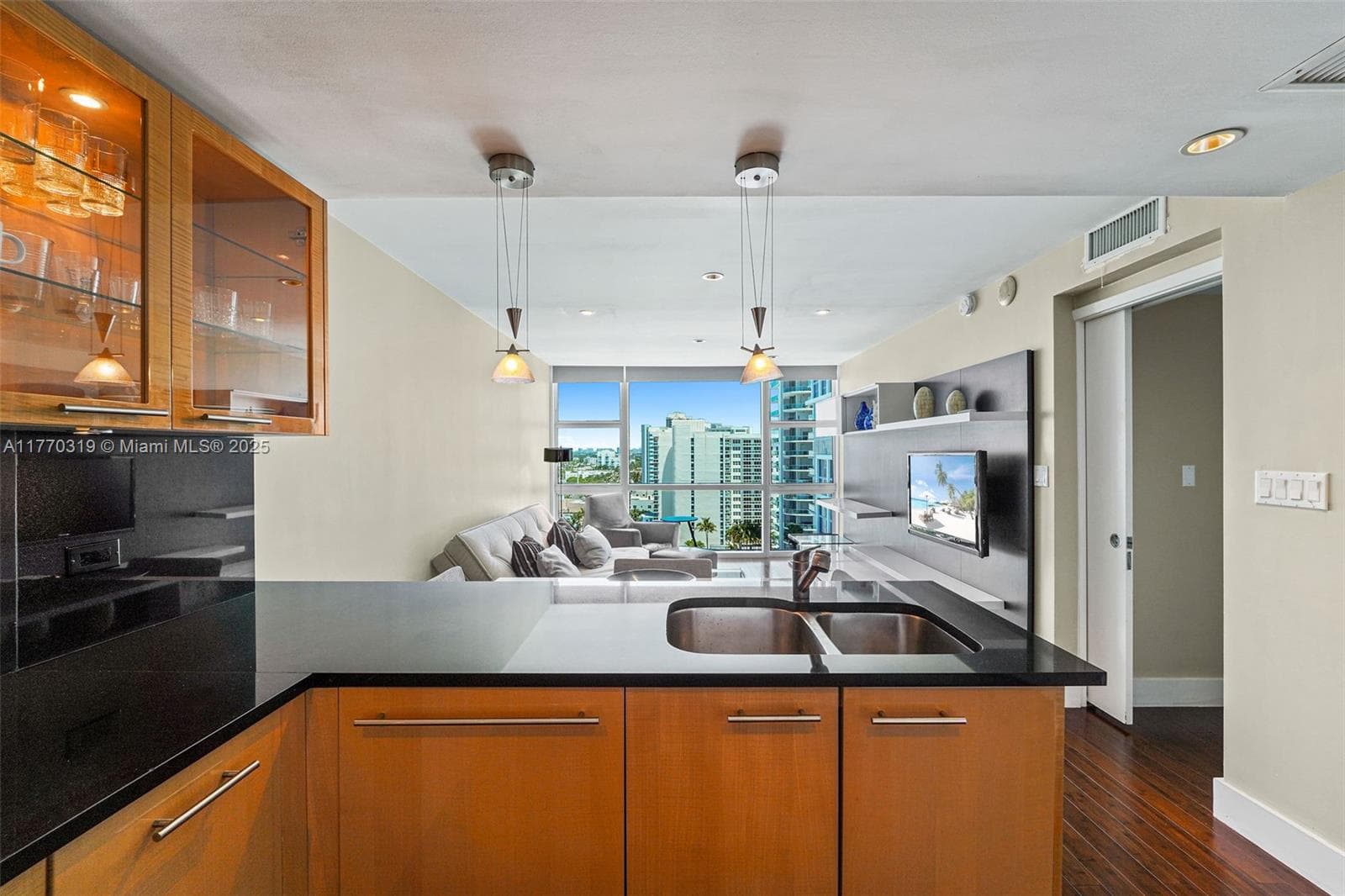 6801 Collins Ave 1214(door1203) photo 5