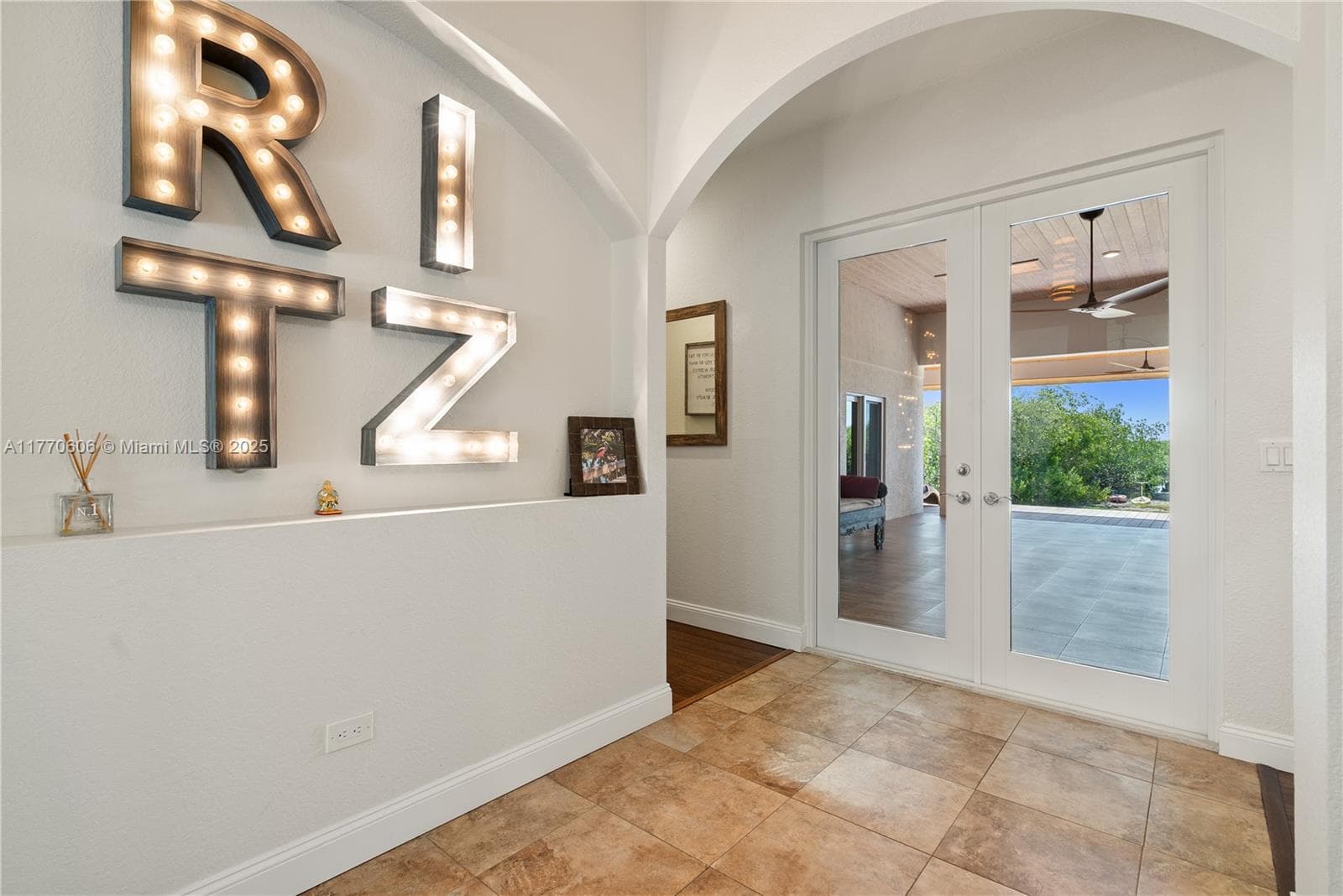 120 Coco Plum Rd S 2
