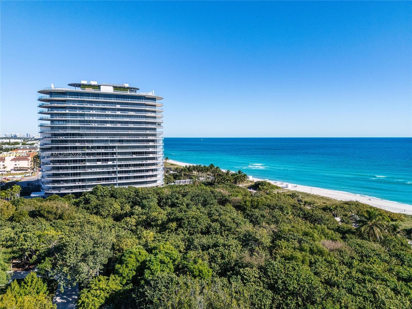 8701 Collins Ave 1