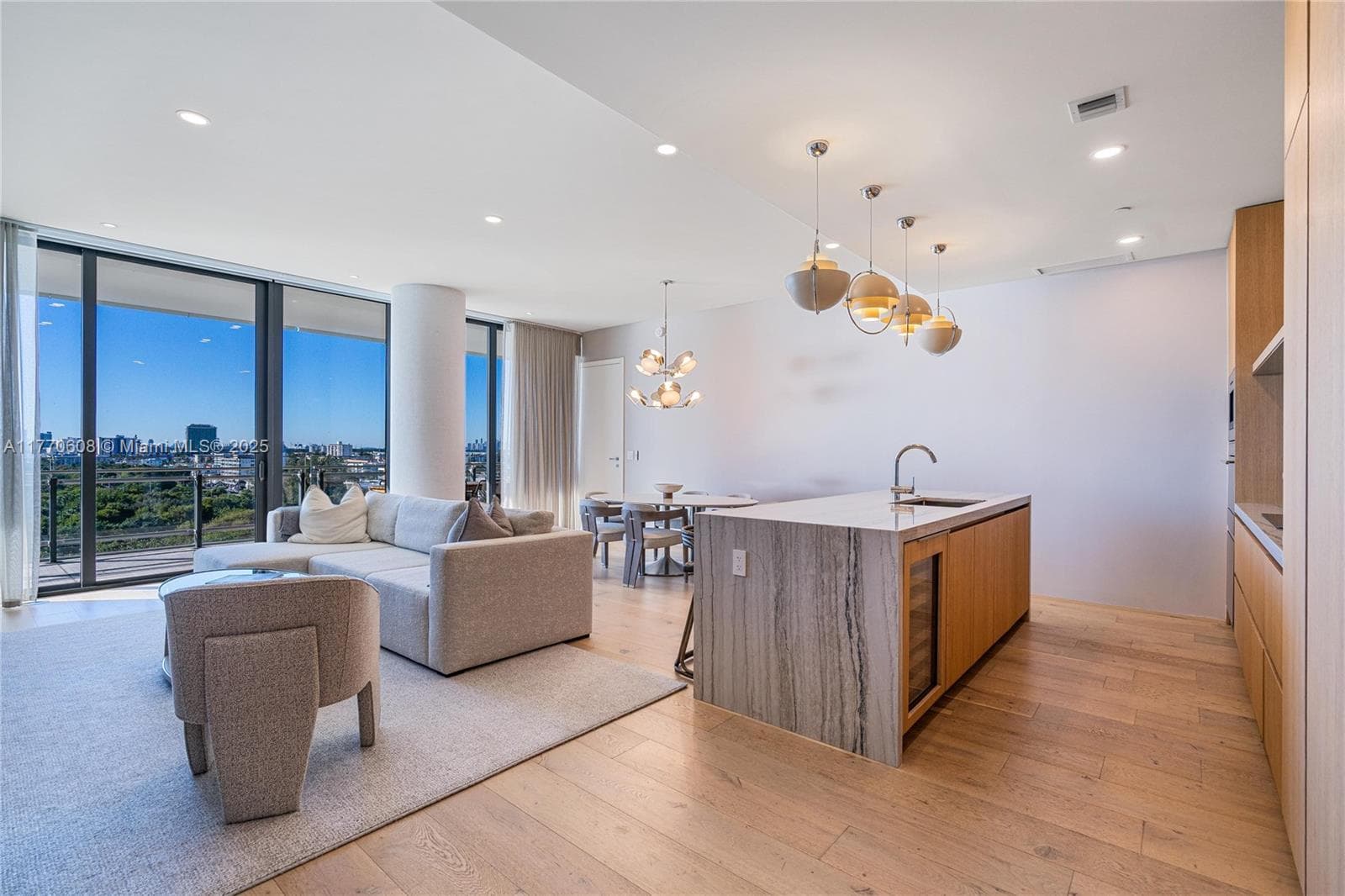 8701 Collins Ave 804 photo 10