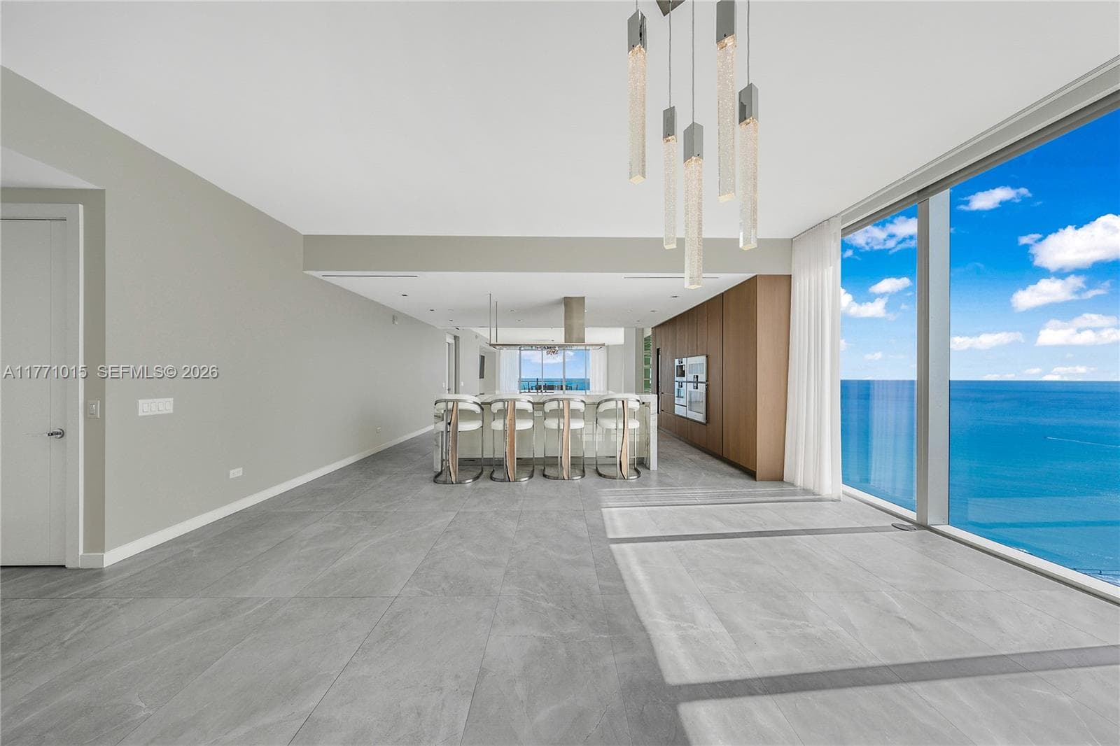 18501 Collins Ave 5