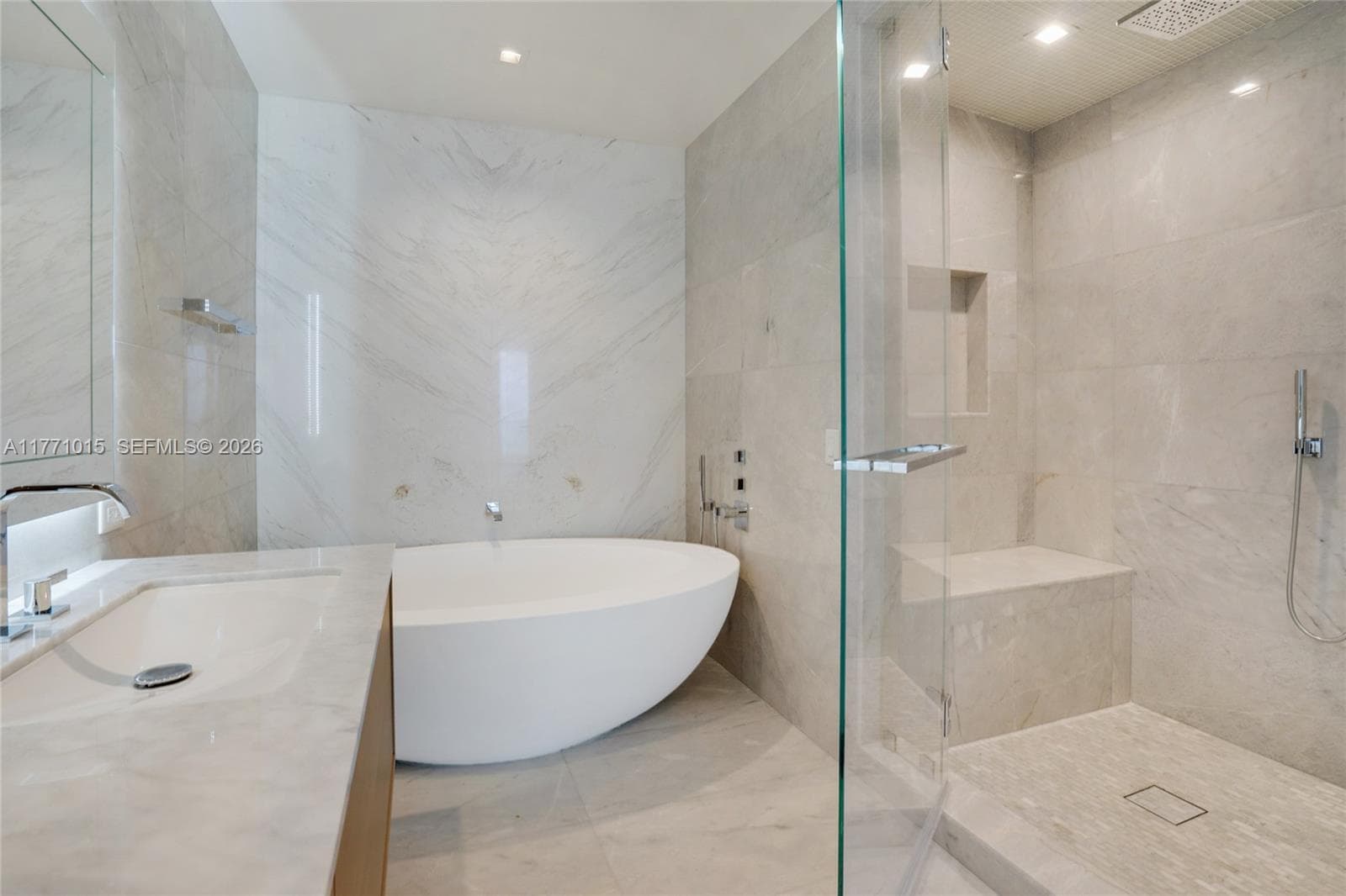 18501 Collins Ave 1804 Ready photo 9