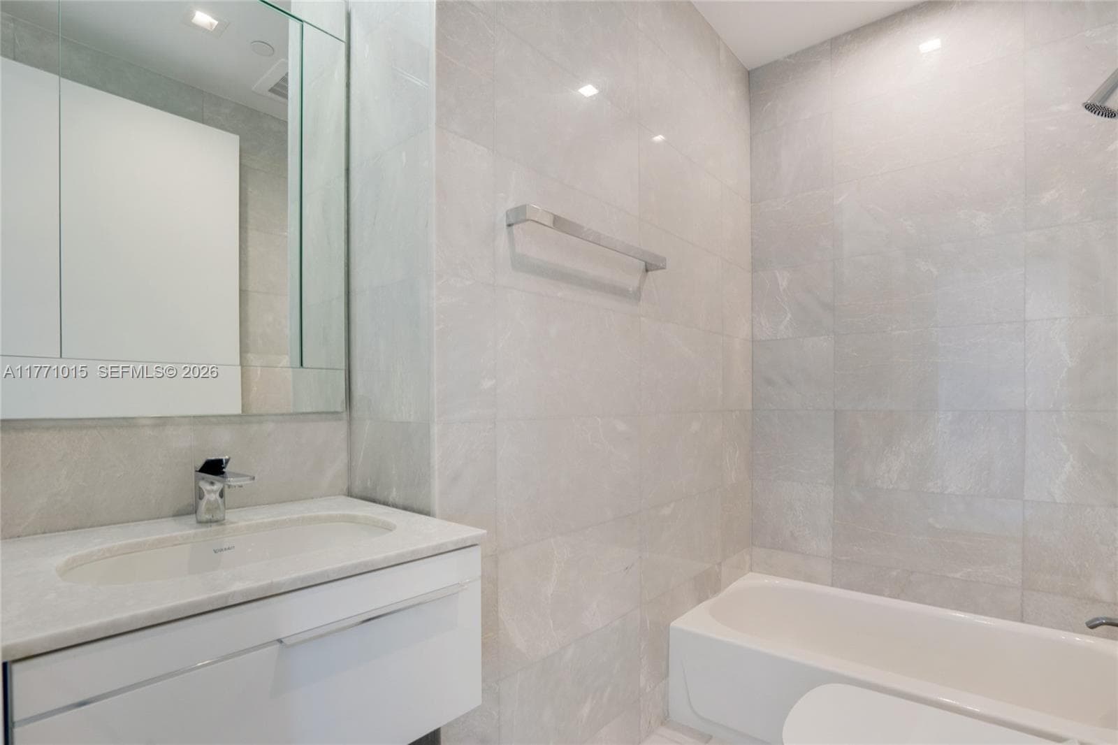 18501 Collins Ave 1804 Ready photo 15
