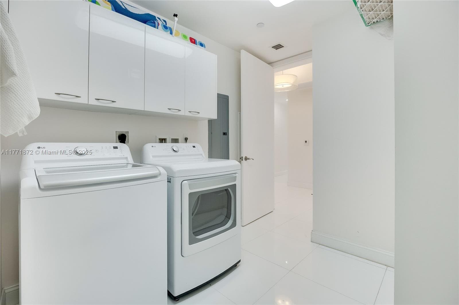 15811 Collins Ave 2101 photo 23