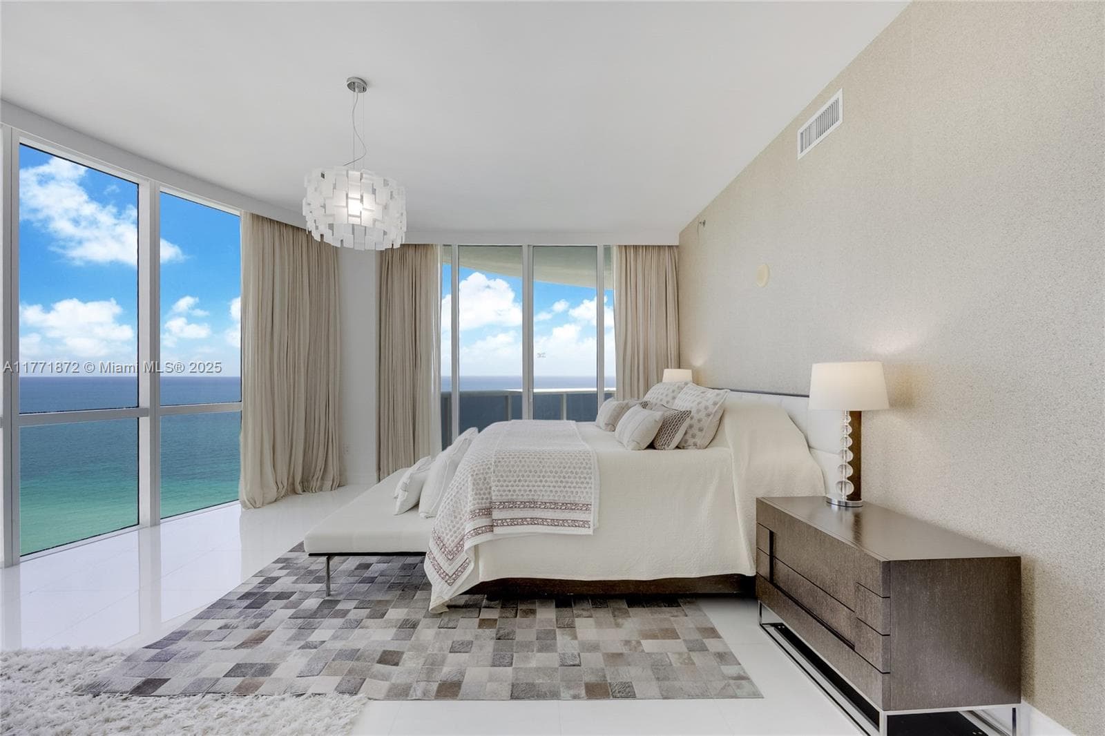 15811 Collins Ave 5